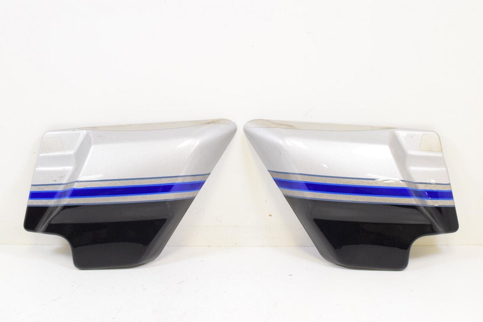 09 Harley FLHTCUSE4 CVO Electra Glide Side Cover Fairing Panel SET 66612-09CZA {{ shop.shopifyCountryName }} - Mototech271