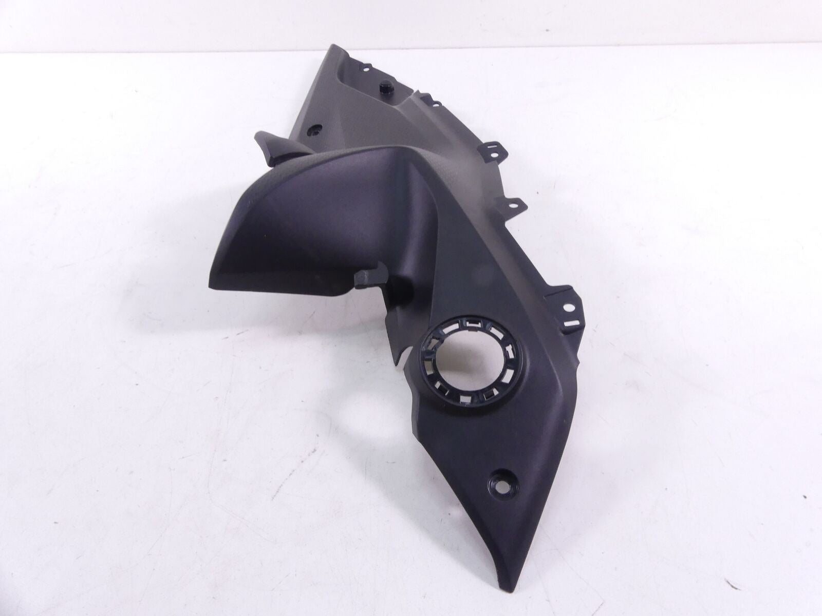 2016 BMW R1200RS K54 Between Leg Right Side Fairing 46638545320 {{ shop.shopifyCountryName }} - Mototech271