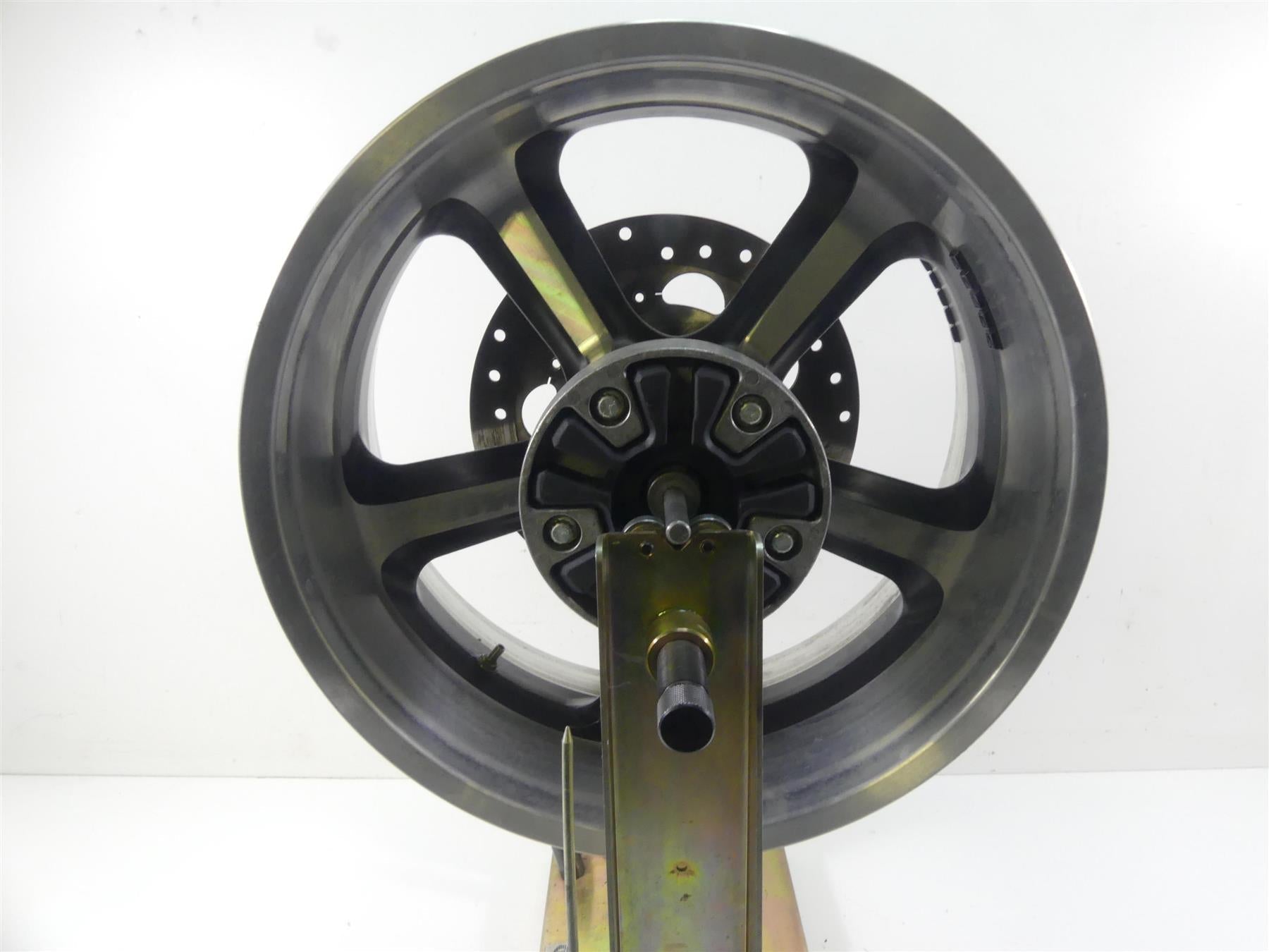 2011 Harley VRSCF Muscle Rod Straight 18x8 Rear Wheel Rim 40900169 {{ shop.shopifyCountryName }} - Mototech271