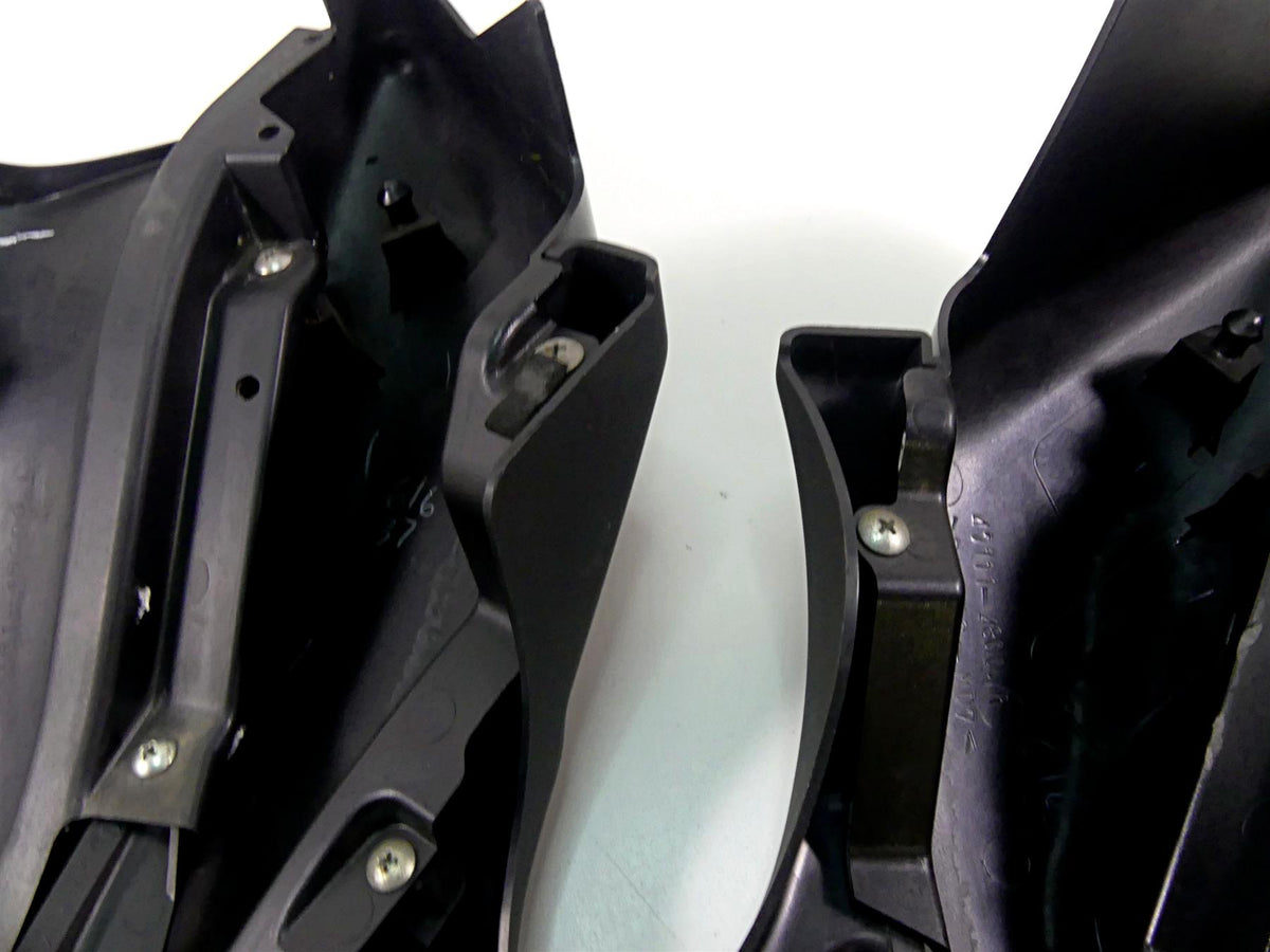 2008 Suzuki M109R VZR1800 Between Leg Side Cover Fairing Set 47211-48G00 {{ shop.shopifyCountryName }} - Mototech271