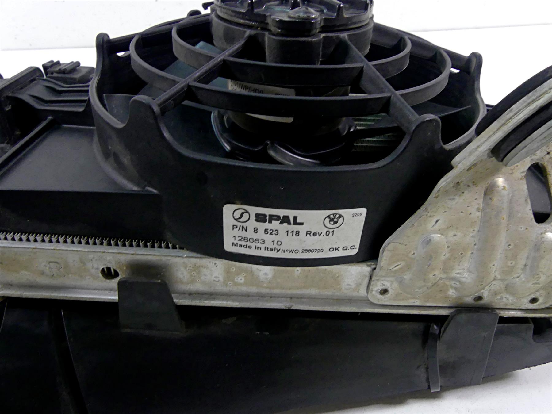 2016 BMW R1200GS Adv K51 Right Radiator Fan Reservoir & Cover 17118546416 {{ shop.shopifyCountryName }} - Mototech271