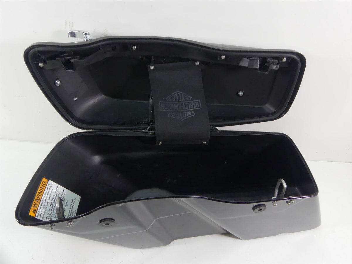 2014 Harley Touring FLHTK Electra Glide Right Saddle Bag Saddlebag 90200412 {{ shop.shopifyCountryName }} - Mototech271