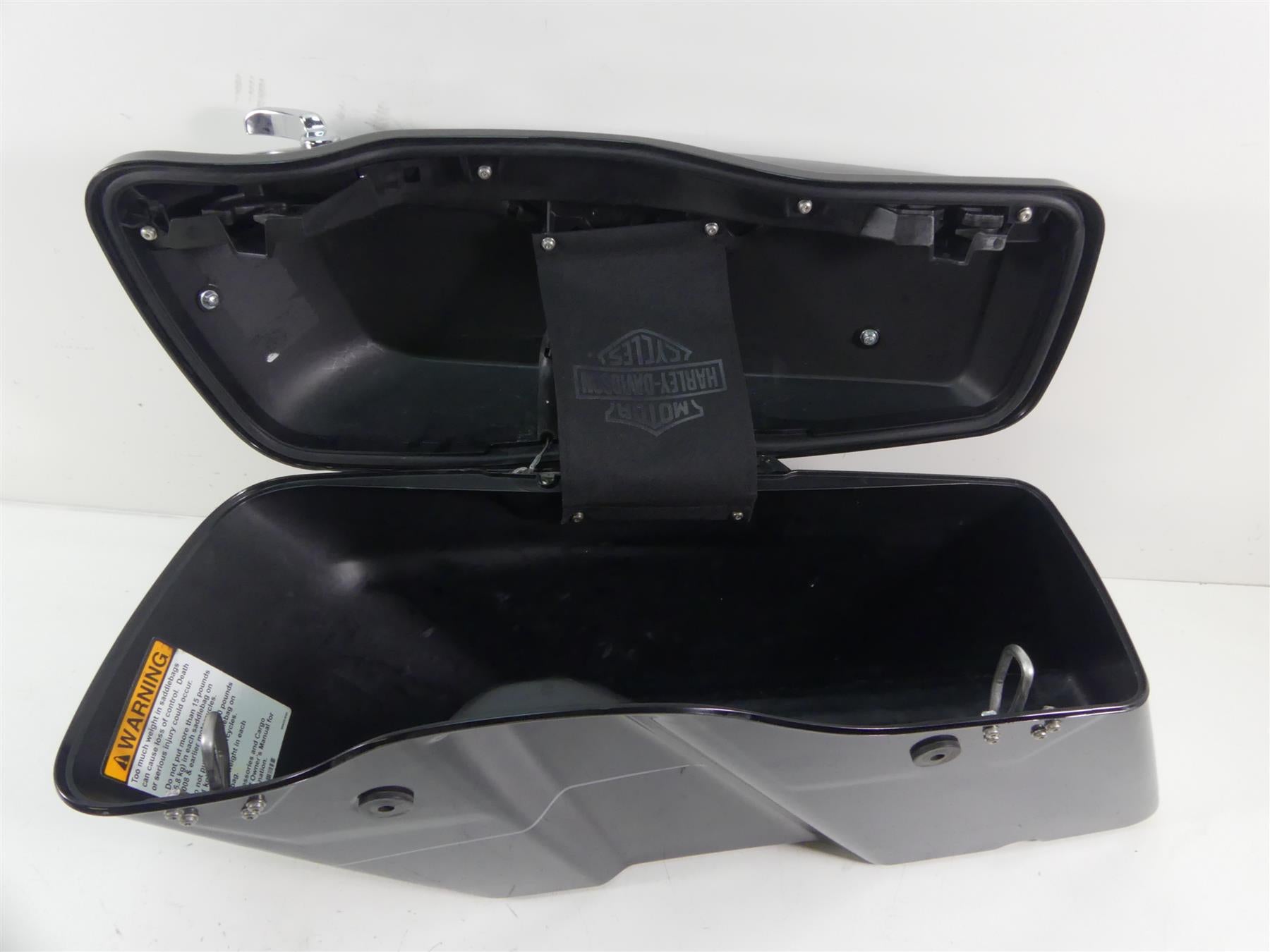 2014 Harley Touring FLHTK Electra Glide Right Saddle Bag Saddlebag 90200412 {{ shop.shopifyCountryName }} - Mototech271