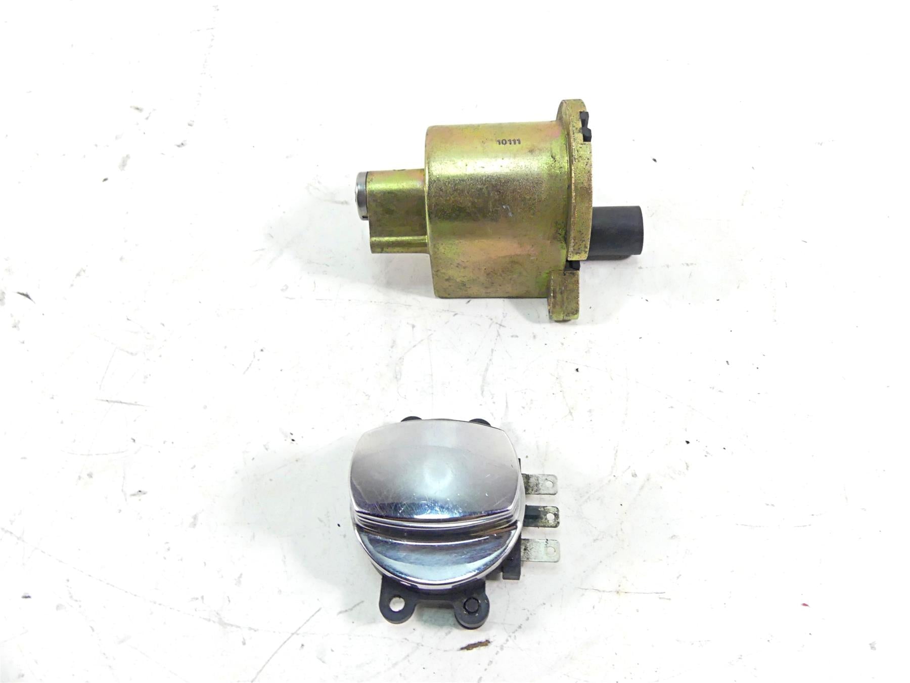 2010 Harley Touring FLHRC Road King Ignition Switch Steering Lock -Vin 71313-96A {{ shop.shopifyCountryName }} - Mototech271