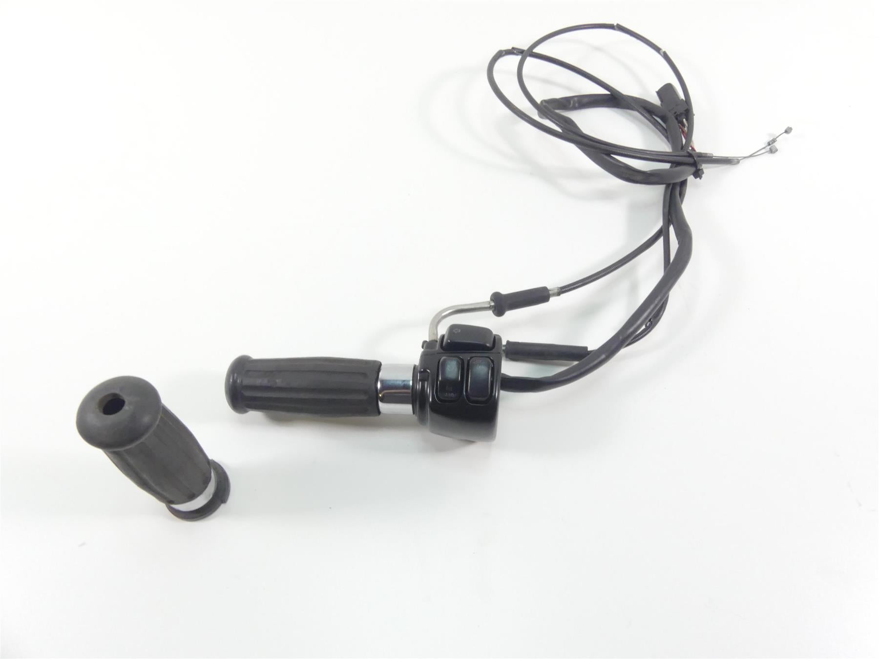 2008 Harley Softail FLSTSB Cross Bones Right Control Switch Throttle 71684-06 {{ shop.shopifyCountryName }} - Mototech271