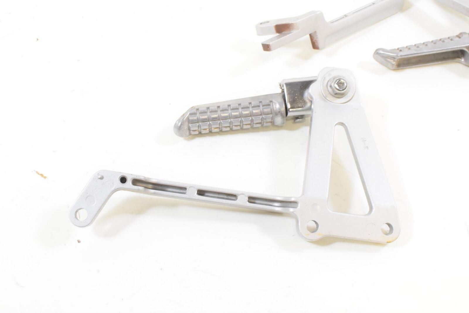 2006 Kawasaki EX250R EX250 R Ninja Rear Passenger Footpeg Foot Peg 35063-0084 {{ shop.shopifyCountryName }} - Mototech271