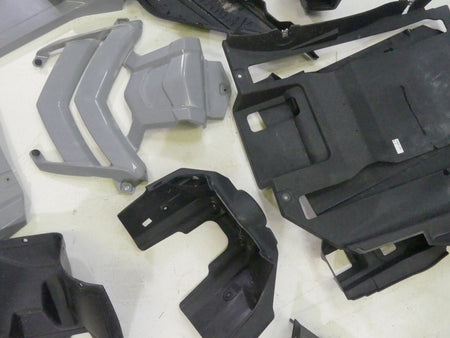 2018 Yamaha YXZ1000 R EPS Body Fairing Fuel Tank Door Cover Set 2HC-F4110-00-00 {{ shop.shopifyCountryName }} - Mototech271