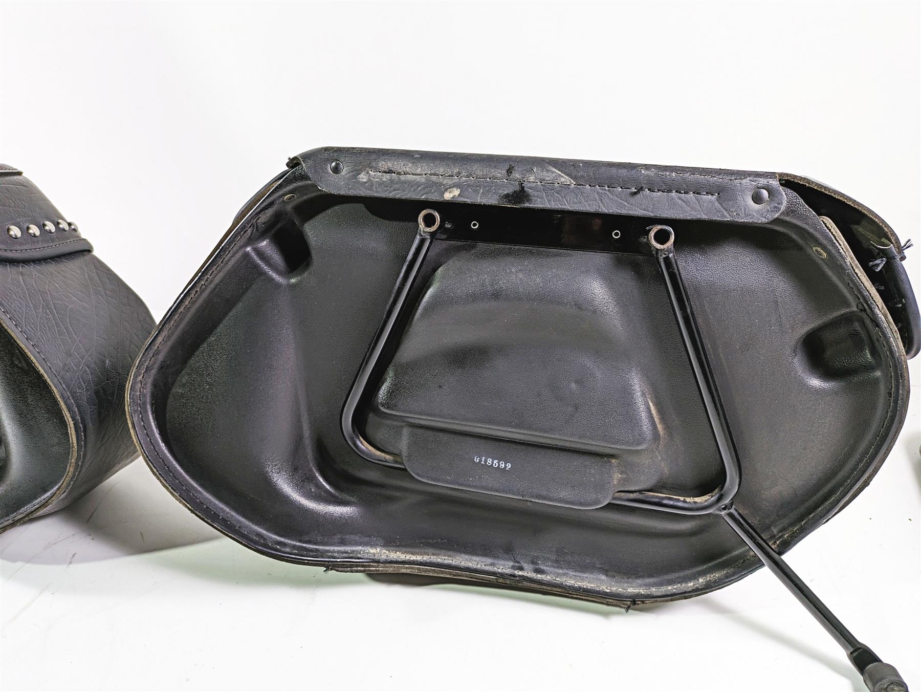 2008 Harley FLSTC Softail Heritage Saddlebag Saddle Bag Set 90477-06 90476-06 {{ shop.shopifyCountryName }} - Mototech271