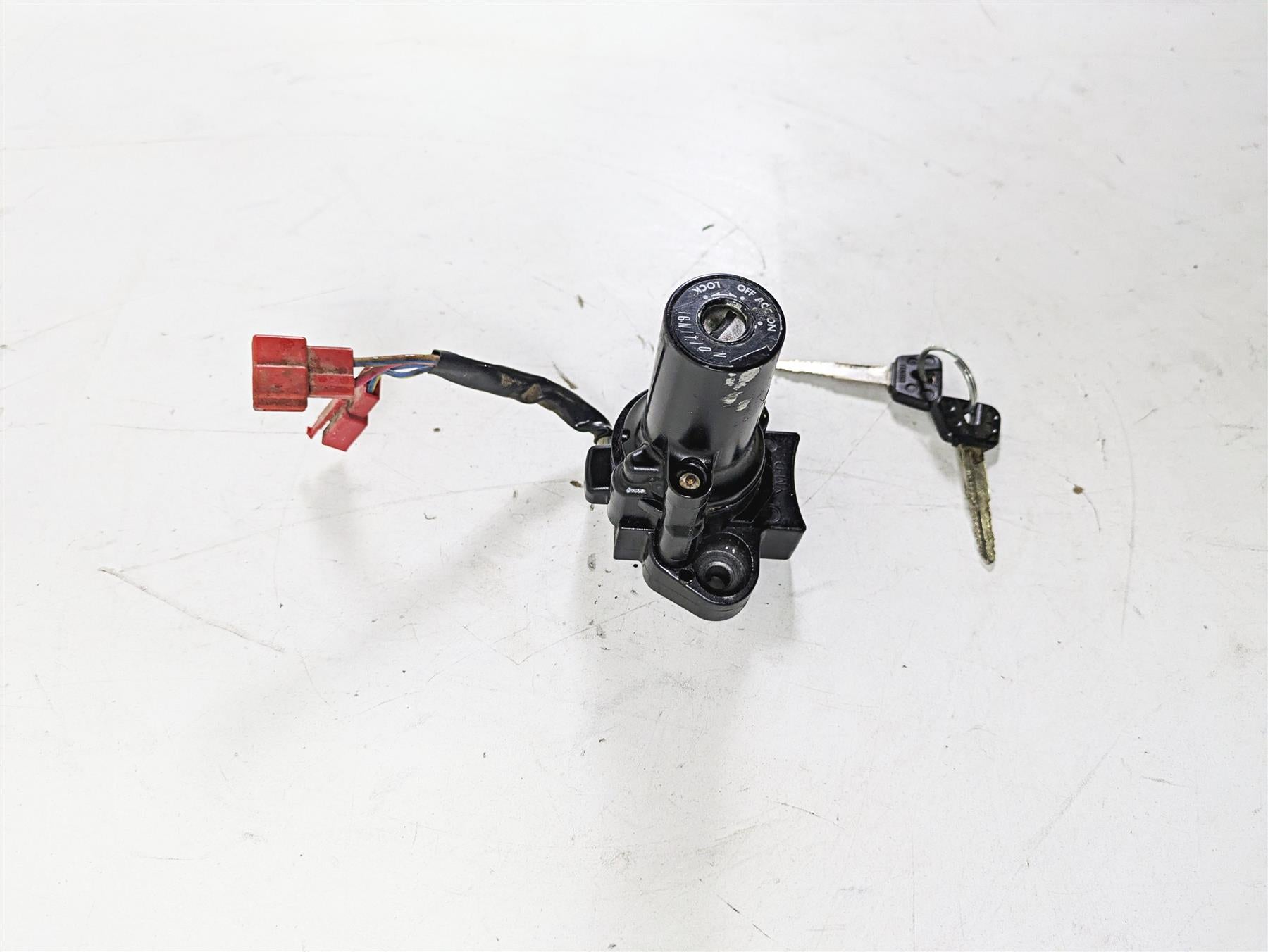 2004 Yamaha XVZ1300 Royal Star Ignition Switch Steering Lock Set 4XY-82501-01-00 {{ shop.shopifyCountryName }} - Mototech271