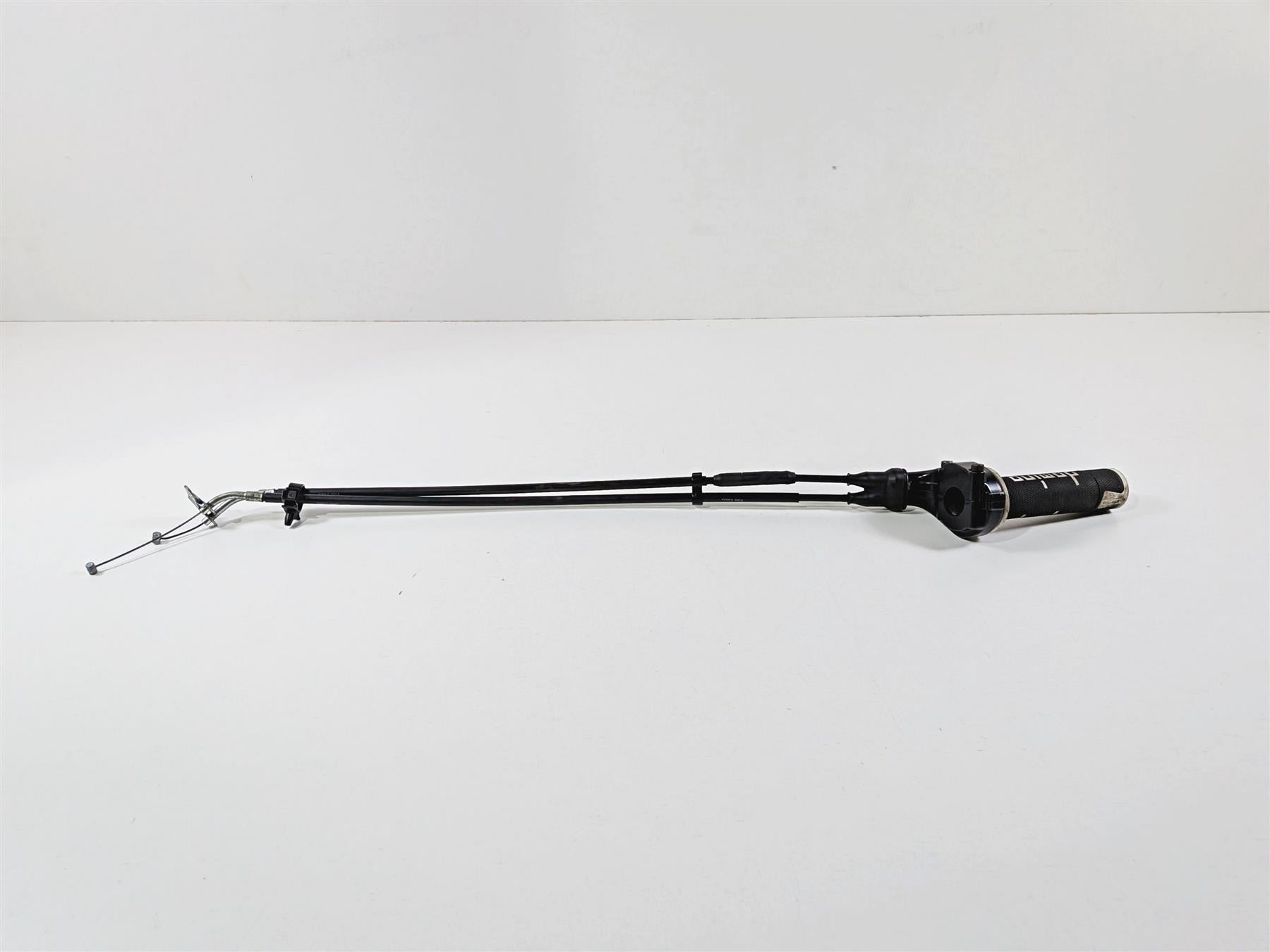 2008 Yamaha YZF R1 RN19 Throttle Grip & Cables 4C8-26240-00-00 4C8-26302-00-00 {{ shop.shopifyCountryName }} - Mototech271