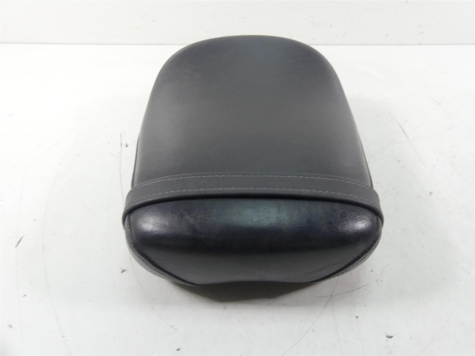 2002 Yamaha XVS1100 V-Star Rear Passenger Pillion Seat Saddle 5KS-24750-00-00 {{ shop.shopifyCountryName }} - Mototech271