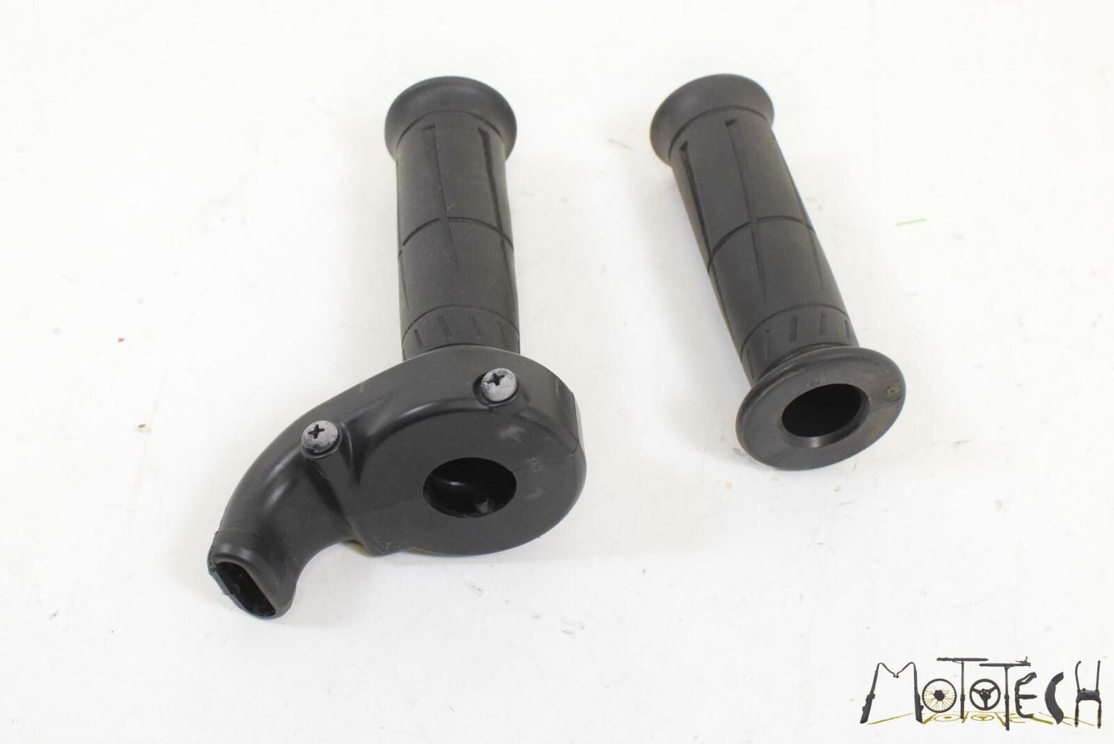 2015 Kawasaki ZX10R ZX1000 Ninja Throttle Grip Handle SET 32099-0049 {{ shop.shopifyCountryName }} - Mototech271