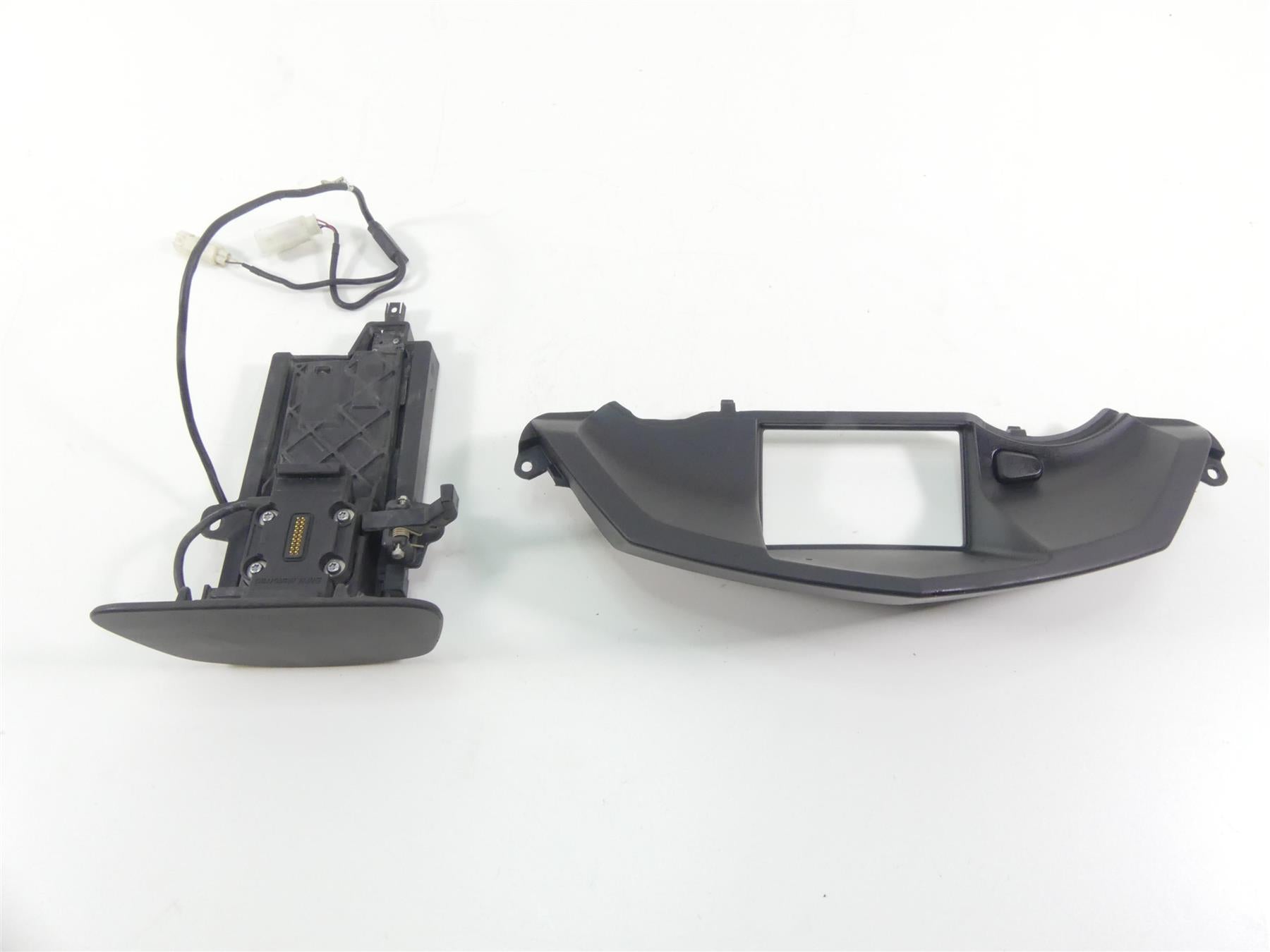 2014 BMW K1600 GTL K48 Gps Navigation Housing & Instrument Cover 46637724088 {{ shop.shopifyCountryName }} - Mototech271