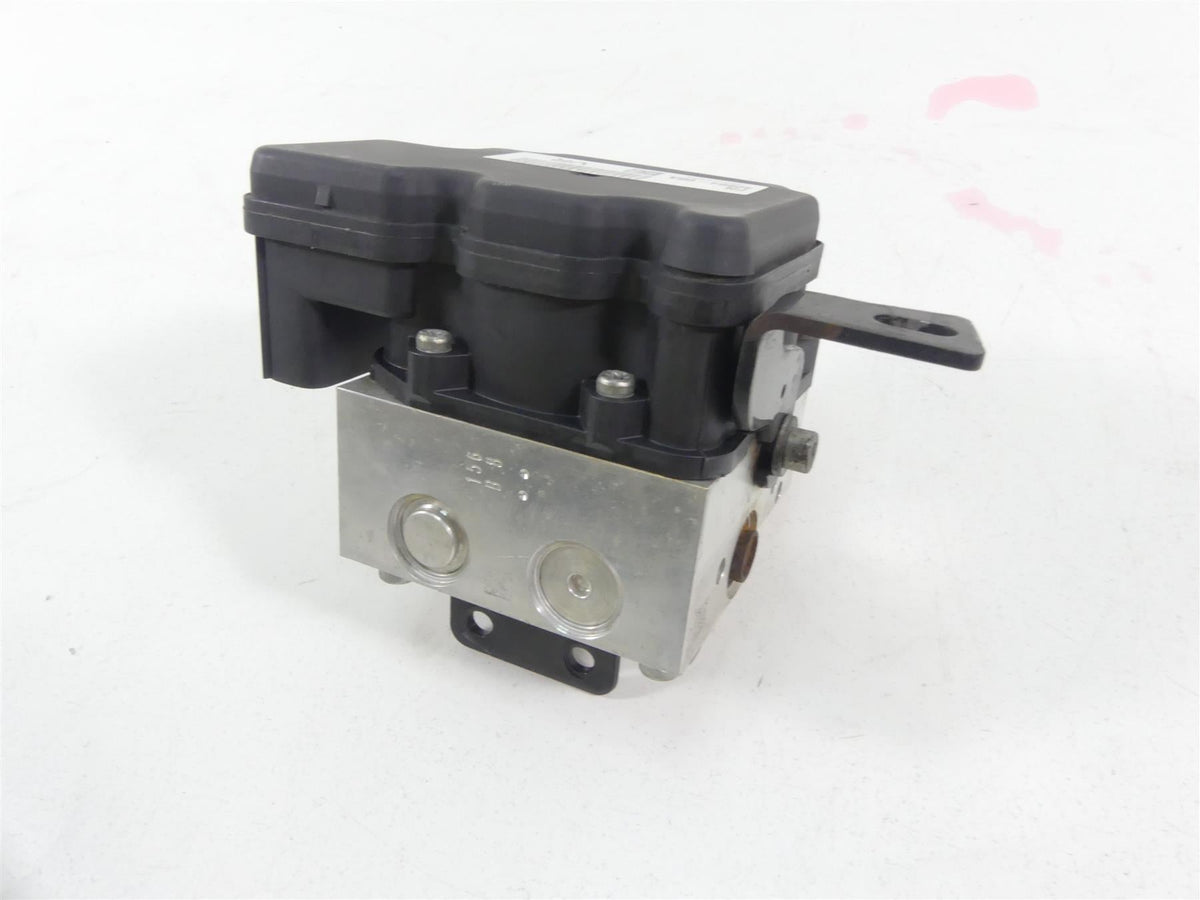 2015 Harley VRSCF Muscle Rod Abs Brake Pump Unit Module Controller 40664-08A {{ shop.shopifyCountryName }} - Mototech271