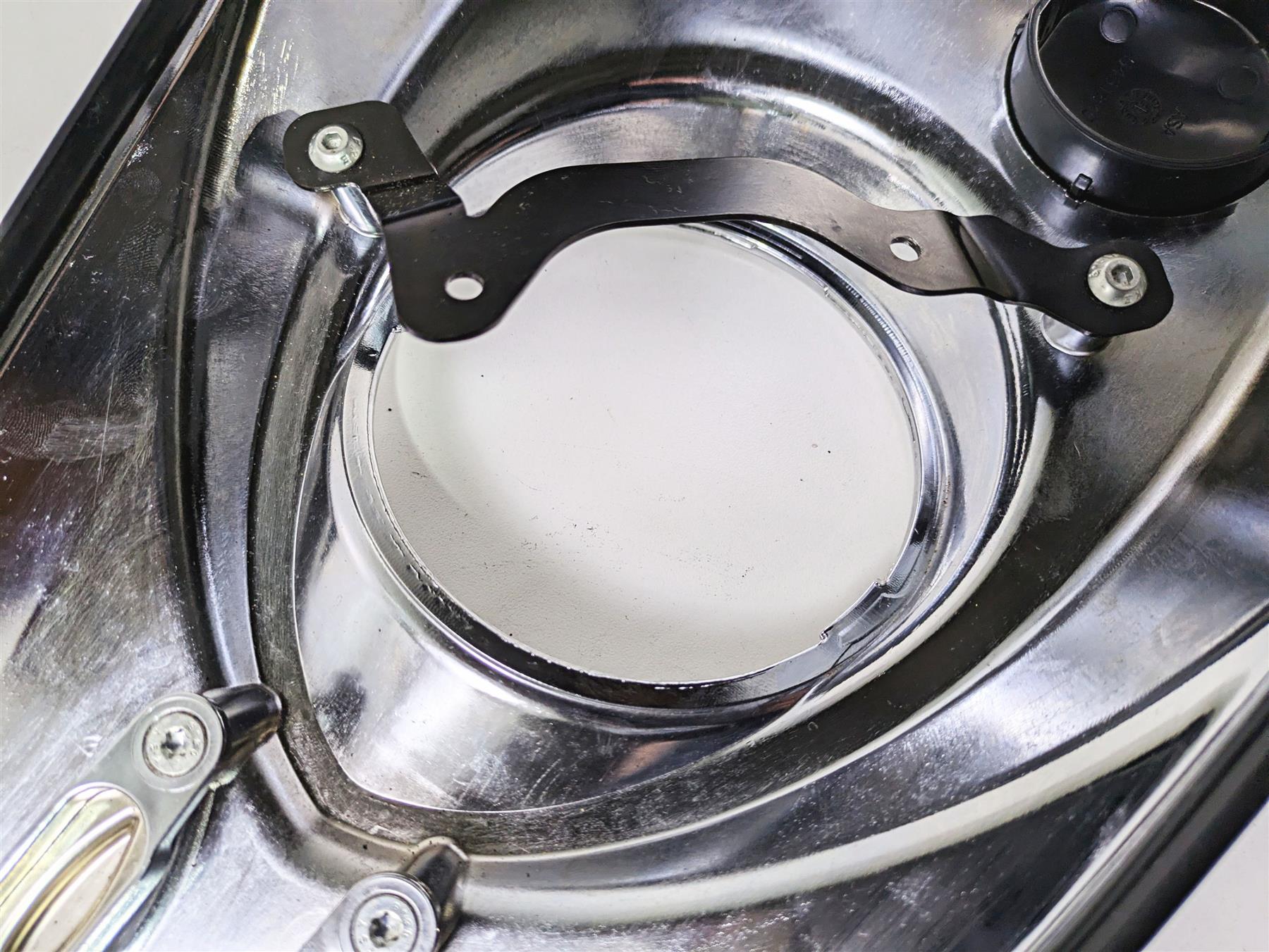 2016 Indian Chief Classic Chrome Fuel Gas Tank Cover Panel 5633355 {{ shop.shopifyCountryName }} - Mototech271