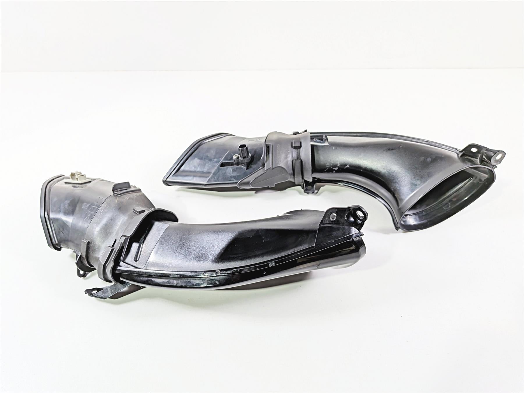 2008 Yamaha YZF R1 RN19 Air Intake Inlet Duct Scoop Ram Set 4C8-2838R-00 {{ shop.shopifyCountryName }} - Mototech271