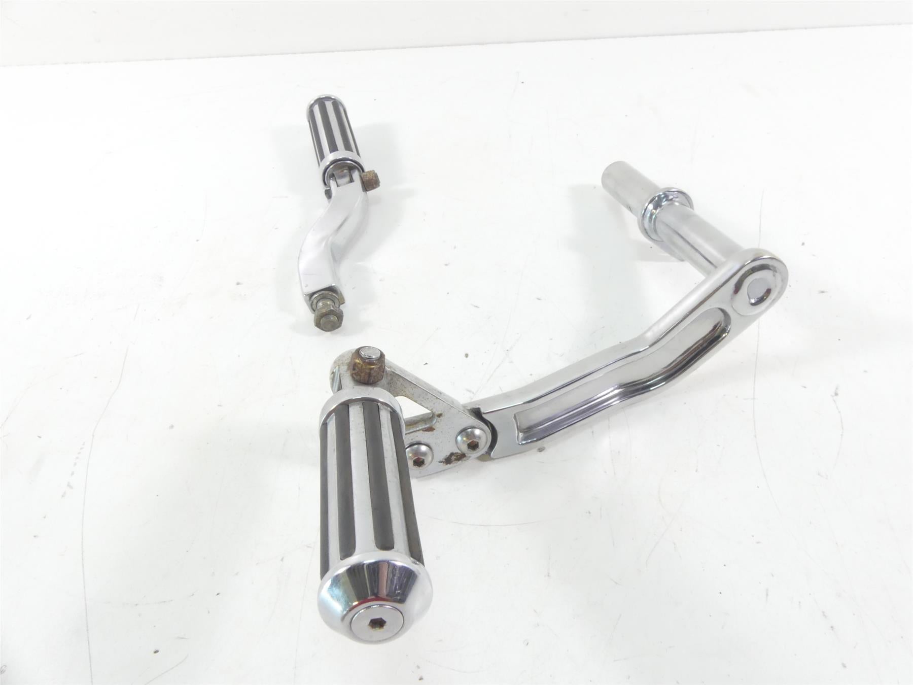 1997 Harley Dyna FXDS Super Glide Conv Passenger Footpeg Set 52740-94A {{ shop.shopifyCountryName }} - Mototech271