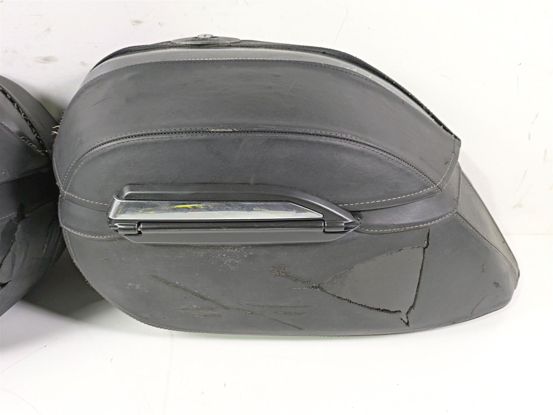 2008 Yamaha XVS1300 V-Star Tourer Saddlebag Set 5S6-F8440-00-00 5S6-F8430-00-00 {{ shop.shopifyCountryName }} - Mototech271