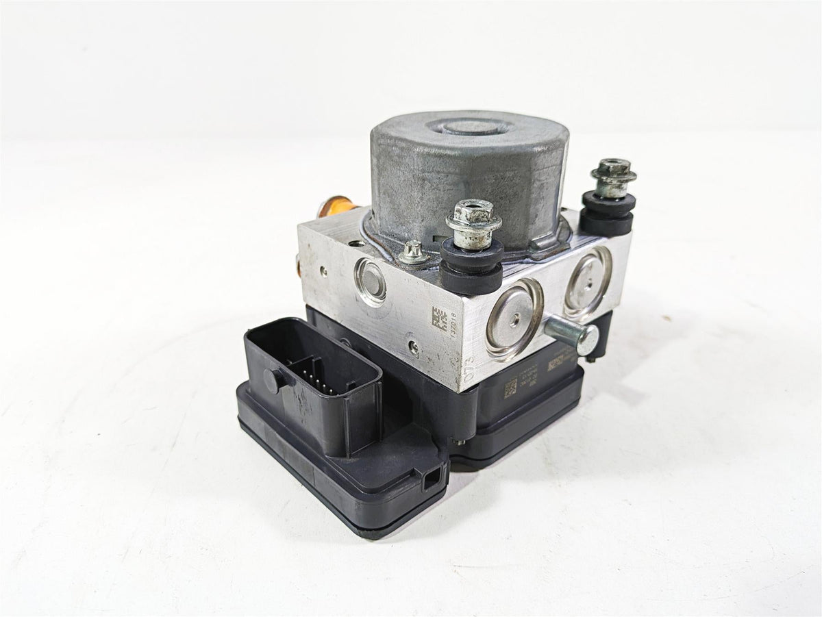 2020 Harley Touring FLHT Electra Glide Abs Brake Pump Module 41100104C {{ shop.shopifyCountryName }} - Mototech271
