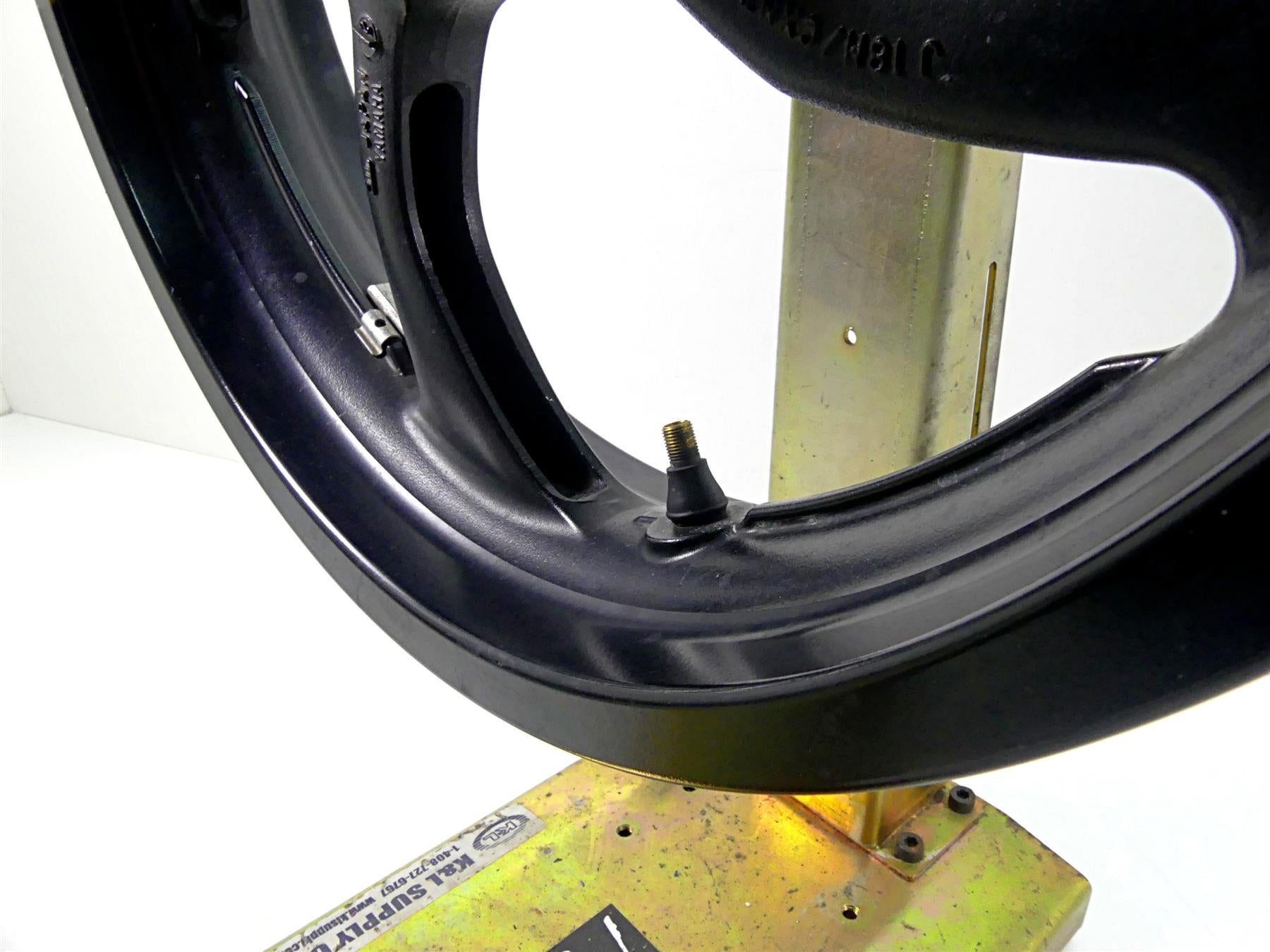 2012 Yamaha VMX17 VMAX 1700 Straight Front Wheel Rim 18x3.5 2S3-25168-00-98 {{ shop.shopifyCountryName }} - Mototech271