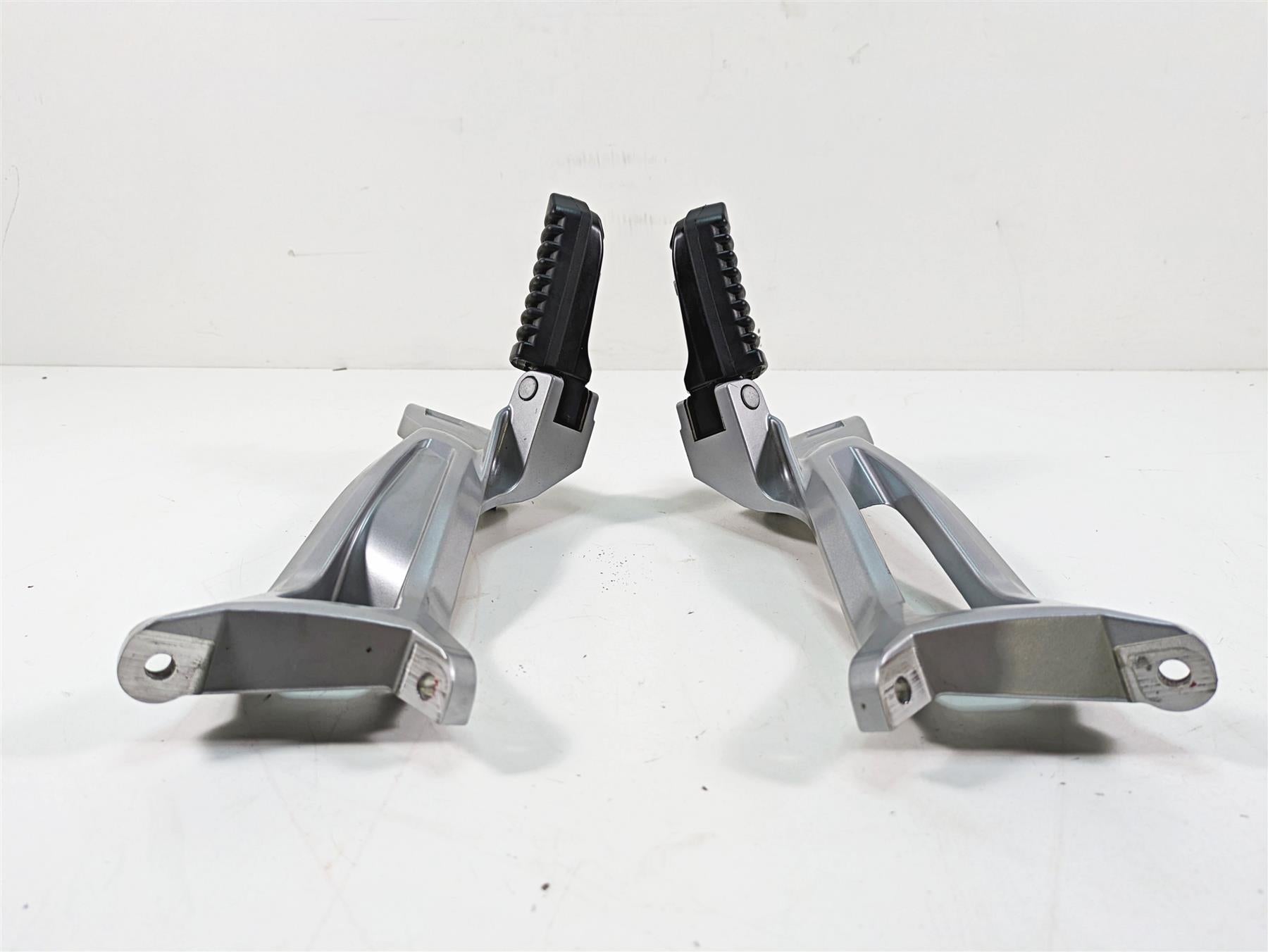 2020 Moto Guzzi V85 TT Adventure Rear Passenger Footpeg Rest Set 2B005628 {{ shop.shopifyCountryName }} - Mototech271