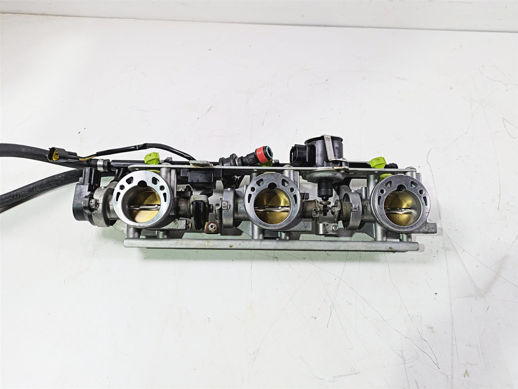 2006 Yamaha GP1300R Waverunner Throttle Body Fuel Injector Set 60T-13750-00-00 {{ shop.shopifyCountryName }} - Mototech271