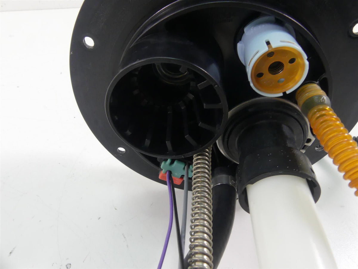2011 Harley VRSCF Muscle Rod Fuel Gas Petrol Pump - Tested 75310-07 {{ shop.shopifyCountryName }} - Mototech271
