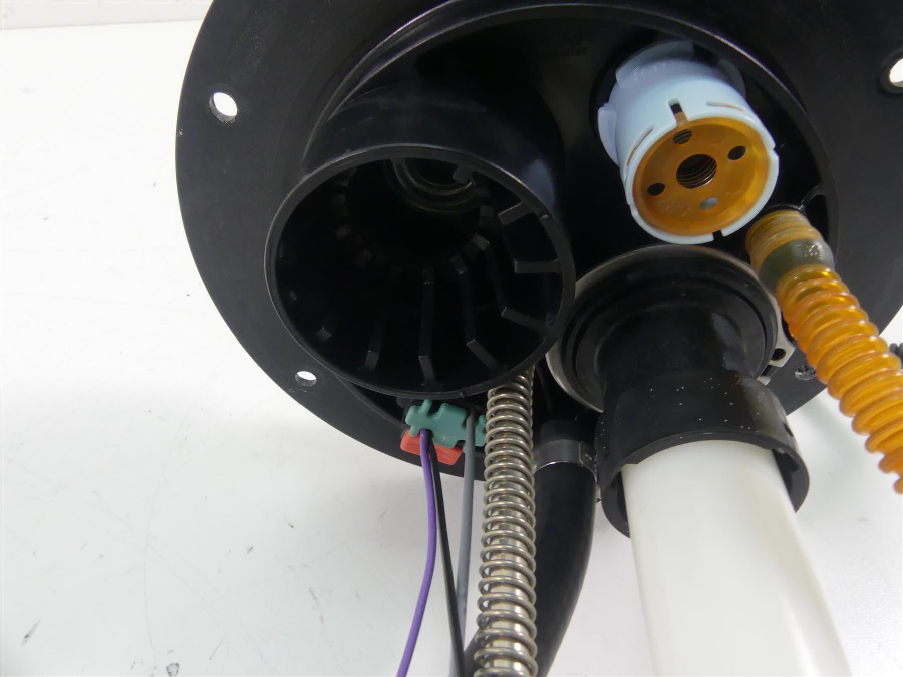 2011 Harley VRSCF Muscle Rod Fuel Gas Petrol Pump - Tested 75310-07 {{ shop.shopifyCountryName }} - Mototech271