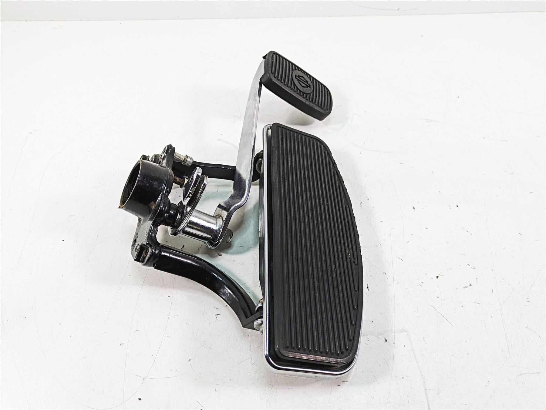 2011 Harley Touring FLHR Road King Front Right Floorboard Brake Pedal 50621-06 {{ shop.shopifyCountryName }} - Mototech271