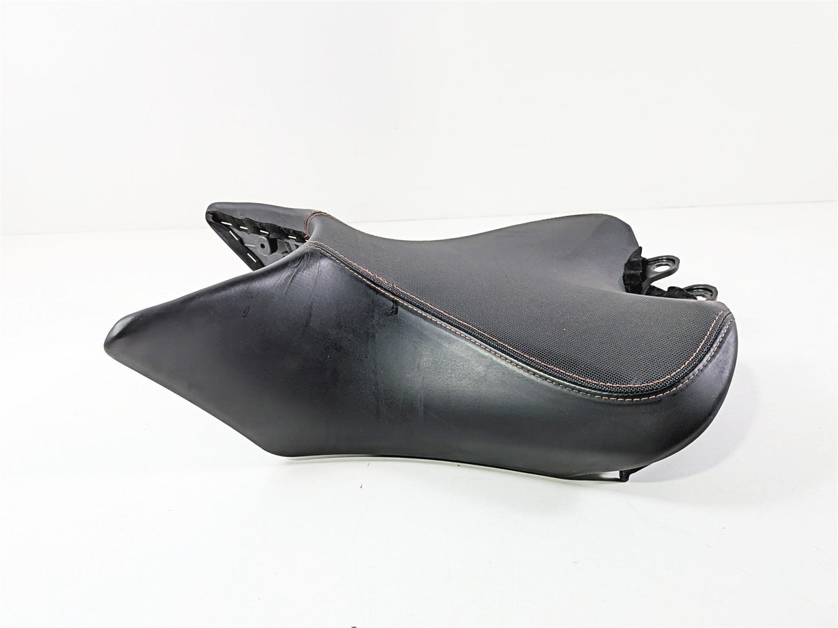 2019 Triumph Speed Triple RS 1050 Front Comfort Seat Saddle T2307334 {{ shop.shopifyCountryName }} - Mototech271
