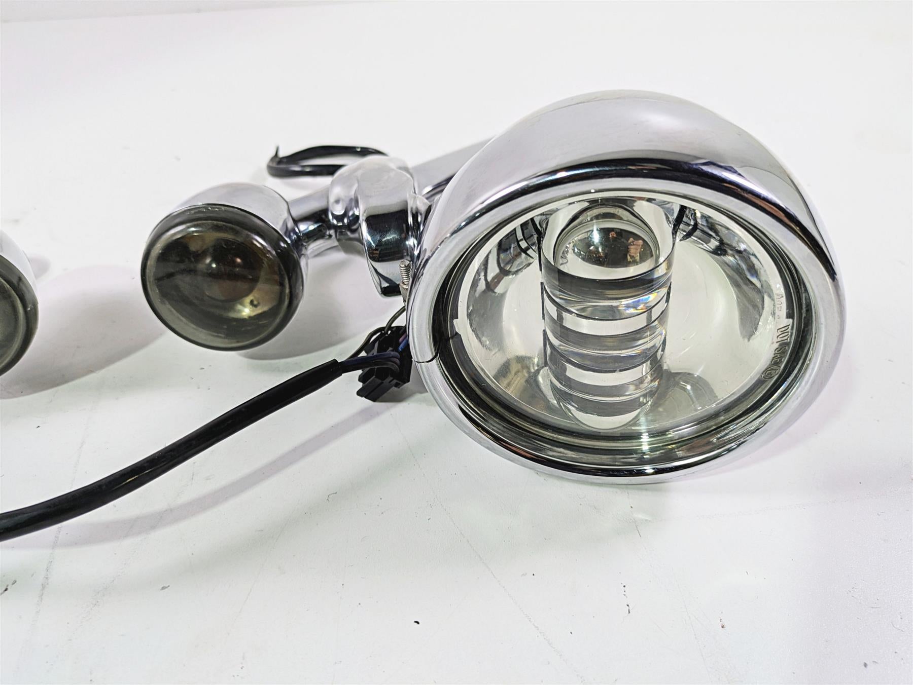 2007 Harley Touring FLHRSE CVO Road King Front Spotlight Turn Signals 68614-03 {{ shop.shopifyCountryName }} - Mototech271