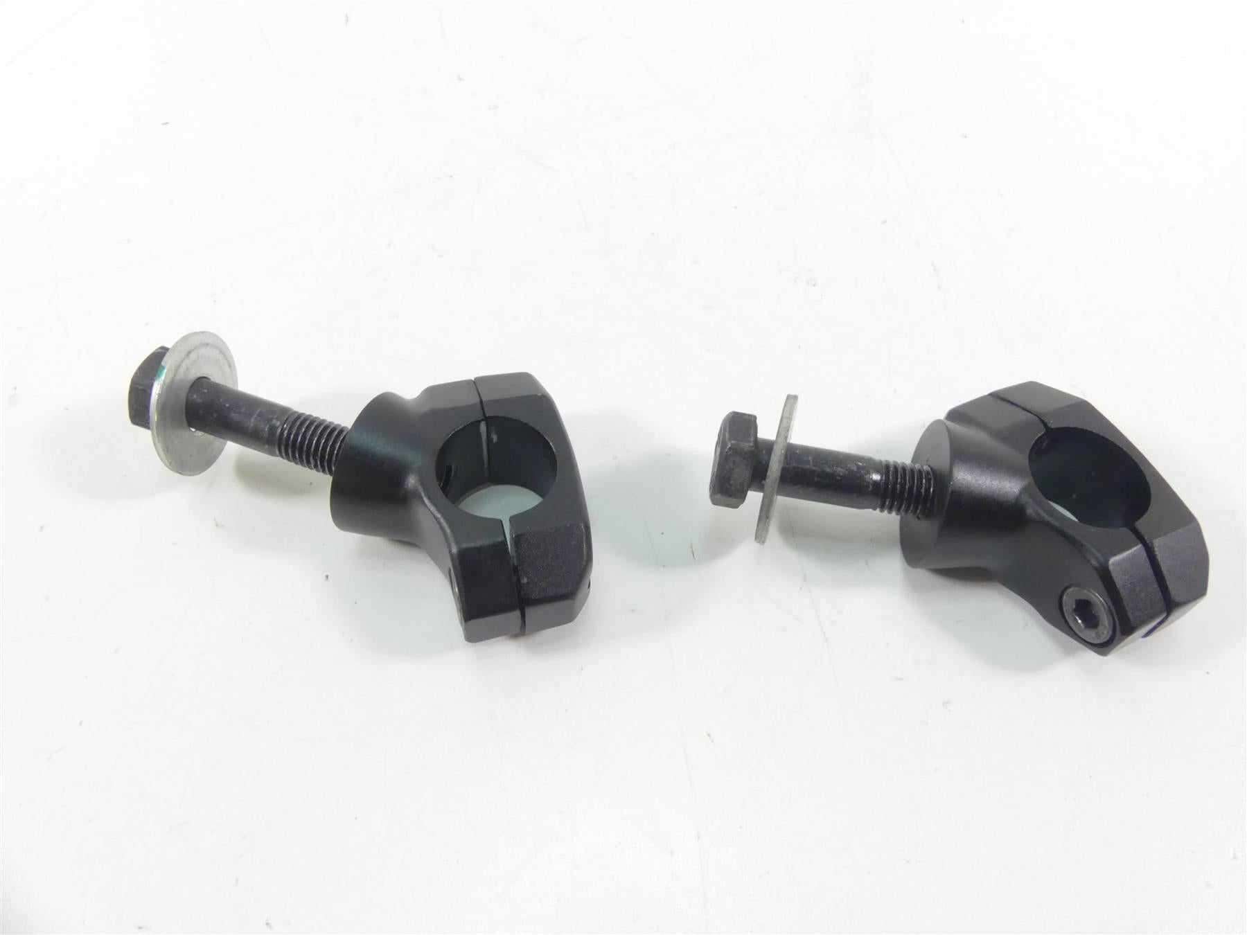 2015 Victory Cross Country Tour Handlebar Holder Riser Set 5139570 {{ shop.shopifyCountryName }} - Mototech271