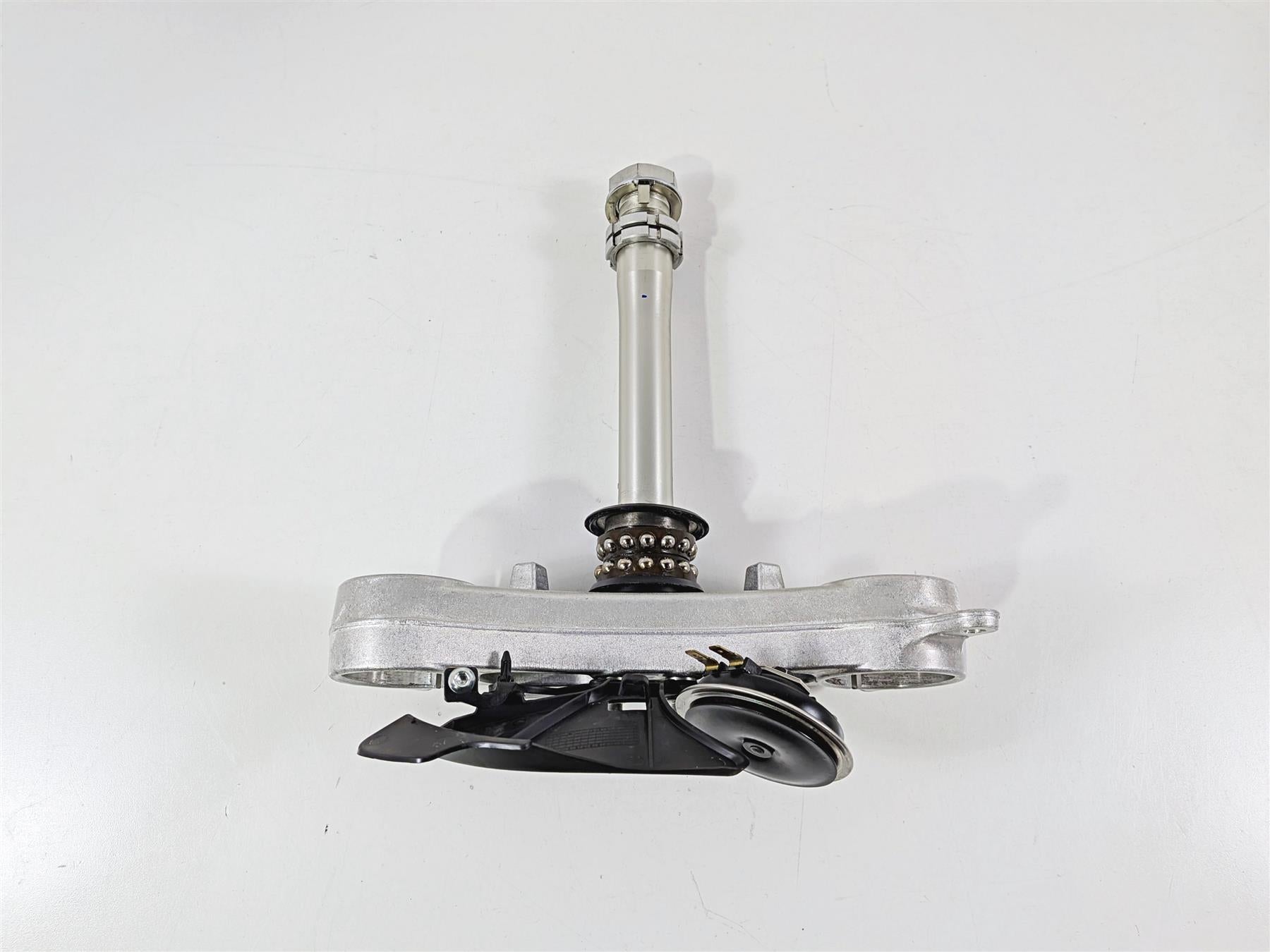 2022 Yamaha YZF R1 R1M RN65 Lower Triple Tree Steering Clamp 2CR-23340-00-00-Mototech271