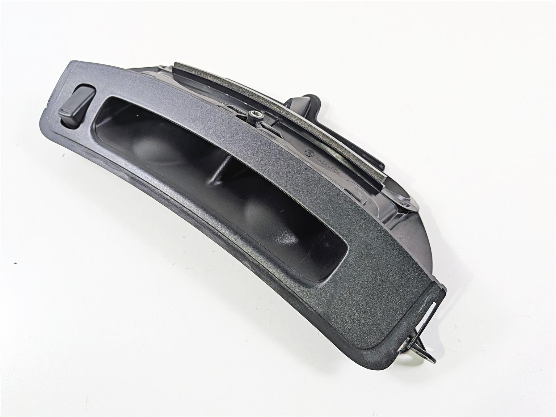 2018 Harley Touring FLHTCU Electra Glide Front Fairing Air Duct Inlet Vent 29200038-Mototech271