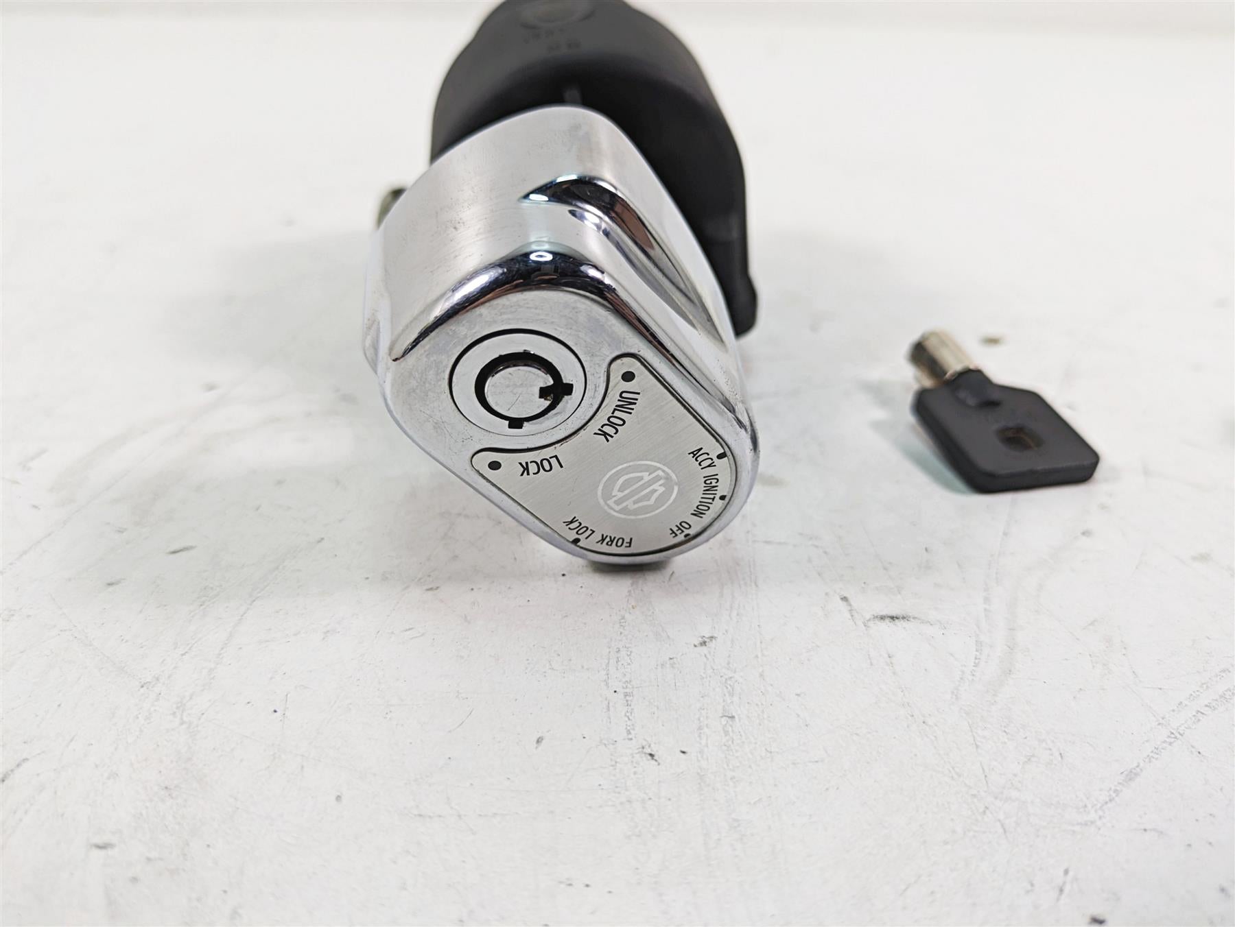 2014 Harley Touring FLHTK Electra Glide Ignition Switch Key Lock Set 71400012B {{ shop.shopifyCountryName }} - Mototech271