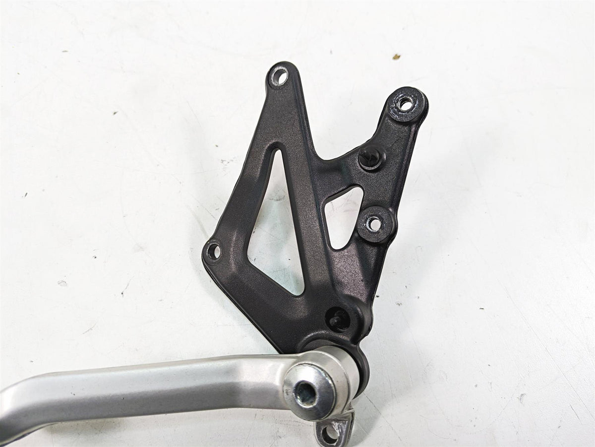2017 Mv Agusta Dragster 800 Rear Brake Pedal & Mount Plate 8000B6262 B6596 {{ shop.shopifyCountryName }} - Mototech271