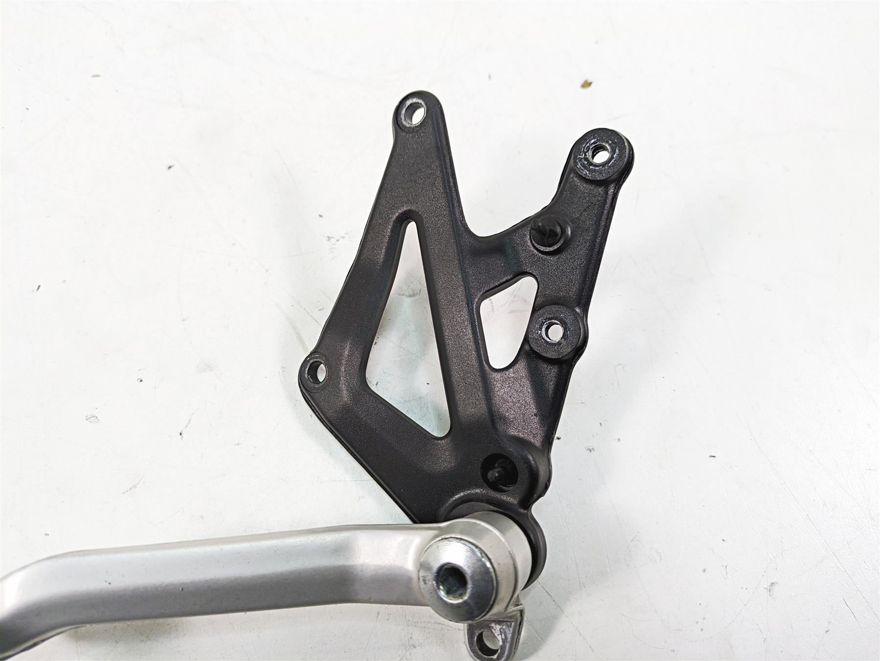 2017 Mv Agusta Dragster 800 Rear Brake Pedal & Mount Plate 8000B6262 B6596 {{ shop.shopifyCountryName }} - Mototech271