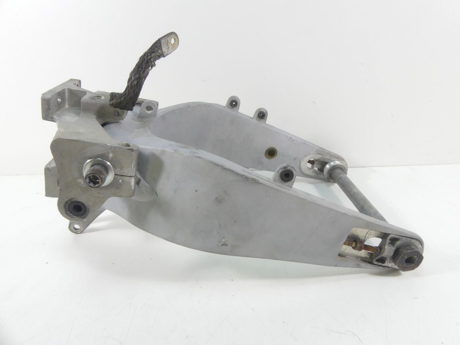 1999 Buell X1 Lightning Swingarm Rear Swing Arm Suspension + Motor Mount  K0100.