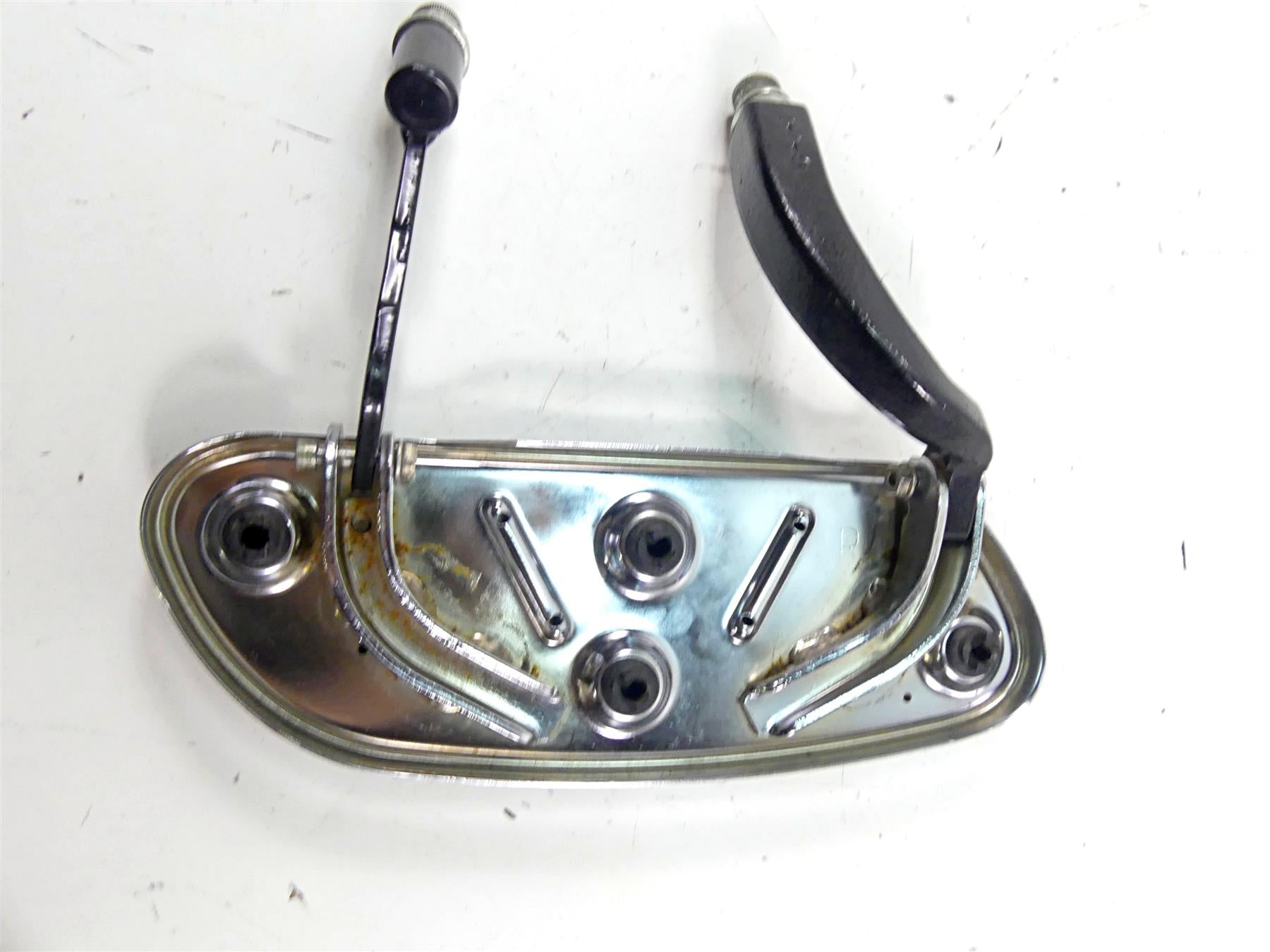 2008 Harley Touring FLHX Street Glide Right Front Floor Board Footrest 50683-04 {{ shop.shopifyCountryName }} - Mototech271