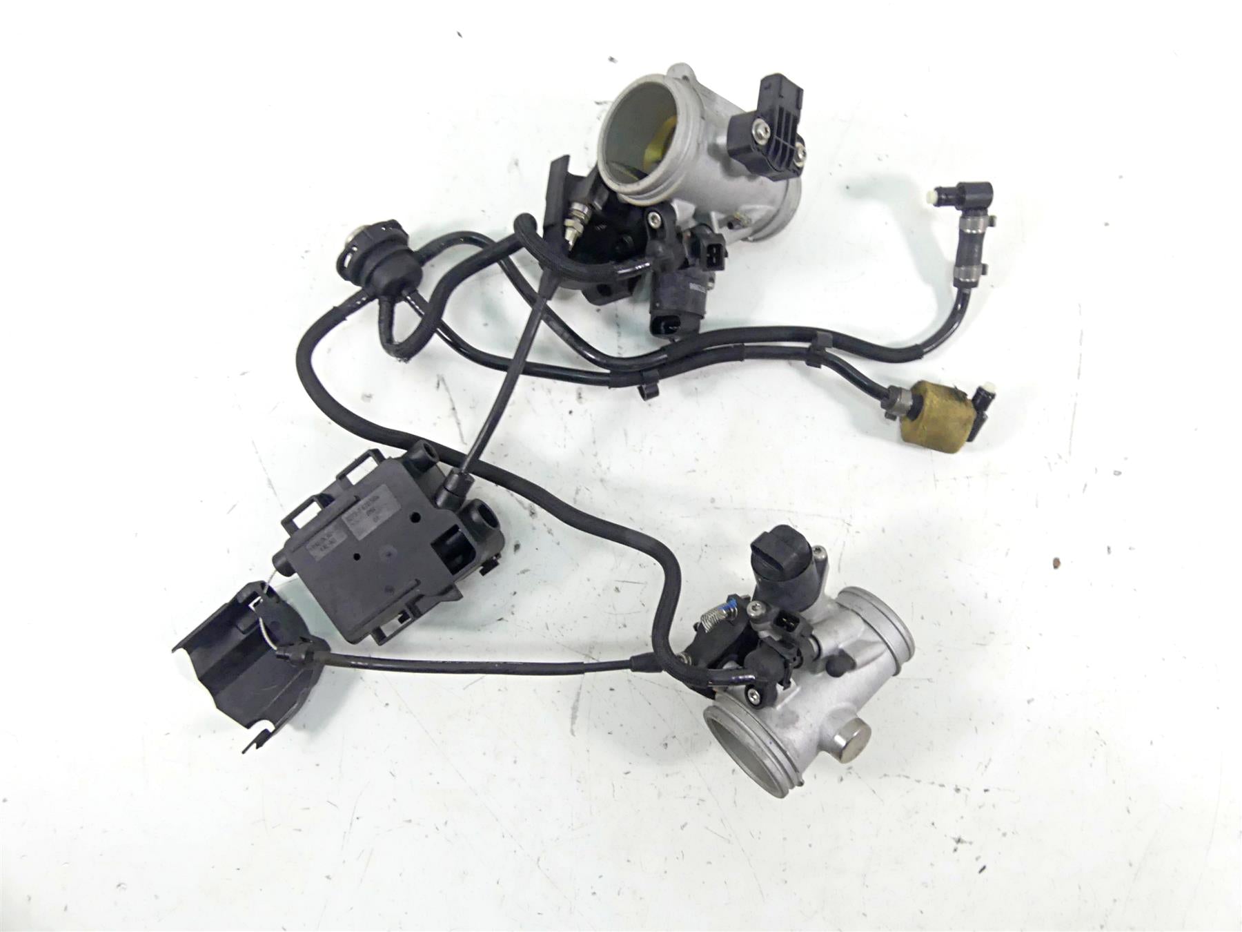 2009 BMW R1200 GS K25 Throttle Body Set & Cables - Read 13547705239 13547705239 {{ shop.shopifyCountryName }} - Mototech271