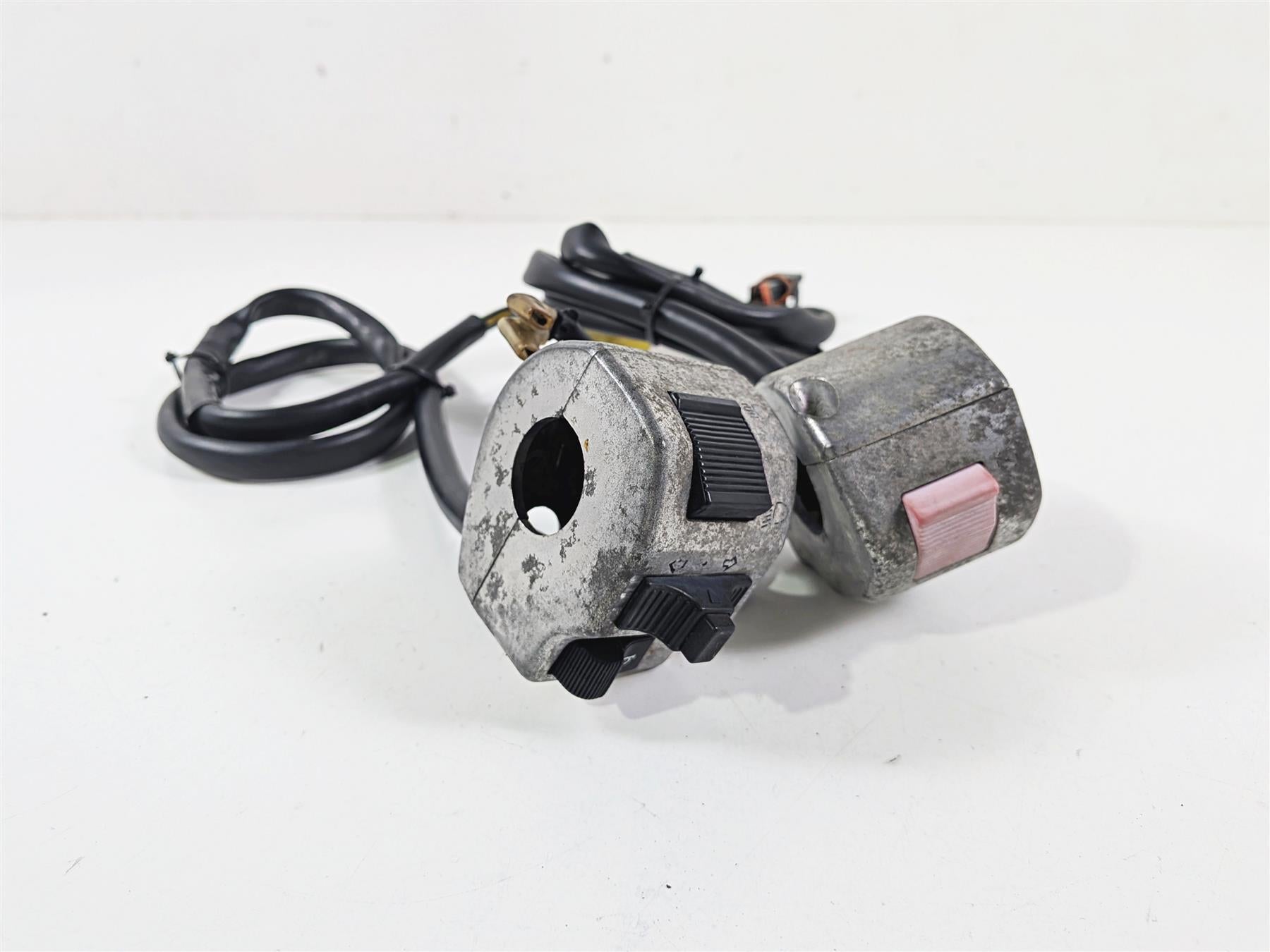 2001 Suzuki VZ800 Marauder Hand Control Switch Set 37200-48E30 37400-48E10 {{ shop.shopifyCountryName }} - Mototech271