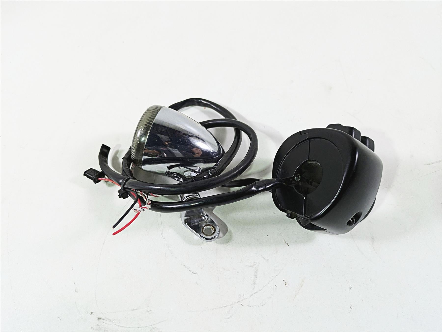 2014 Harley FXDL Dyna Low Rider Left Hand Control Switch Blinker - Read 72945-12 {{ shop.shopifyCountryName }} - Mototech271