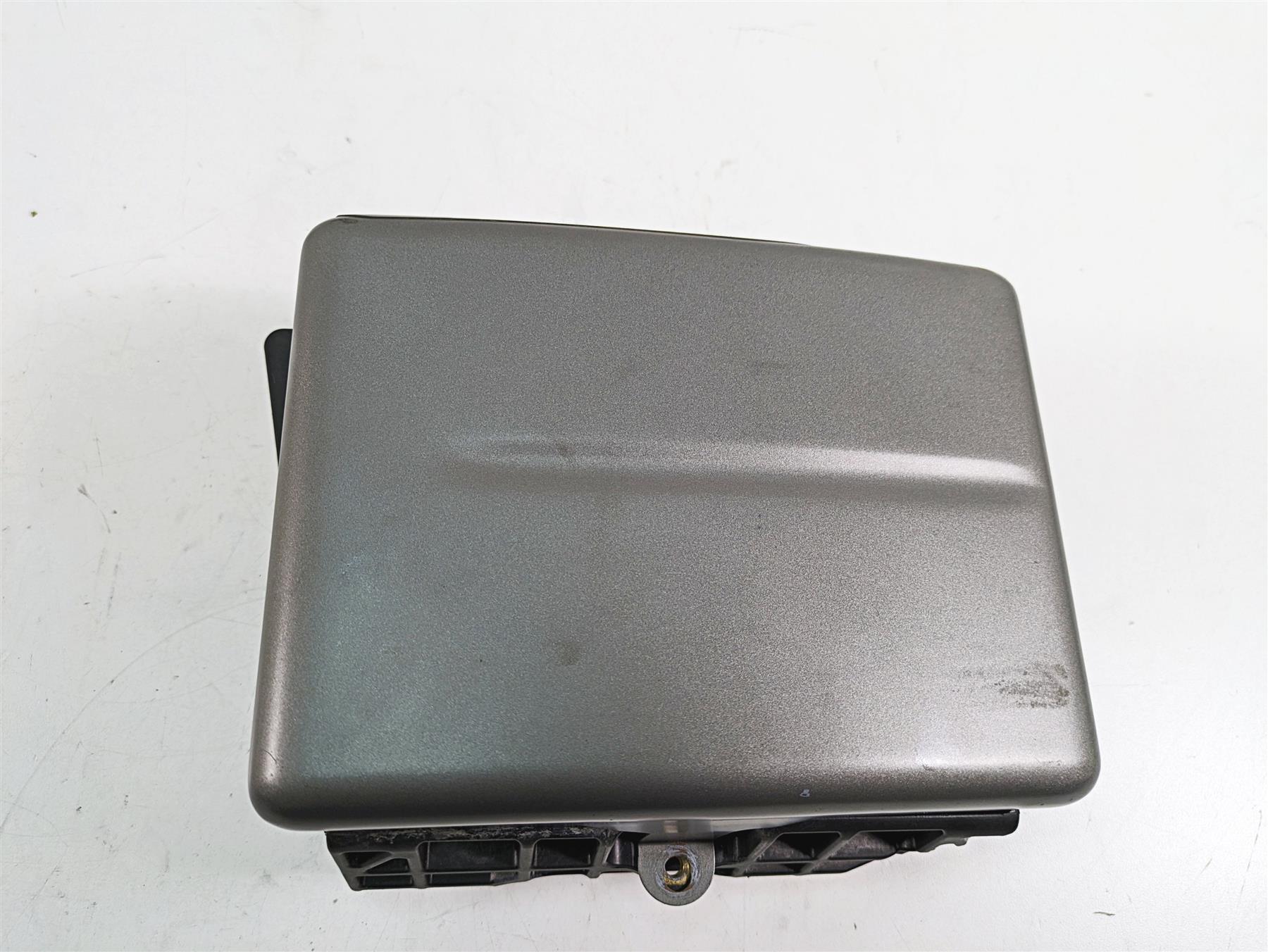 2009 Harley Dyna FXDFSE CVO Fat Bob Right Battery Tray Stay & Cover 70379-06A {{ shop.shopifyCountryName }} - Mototech271