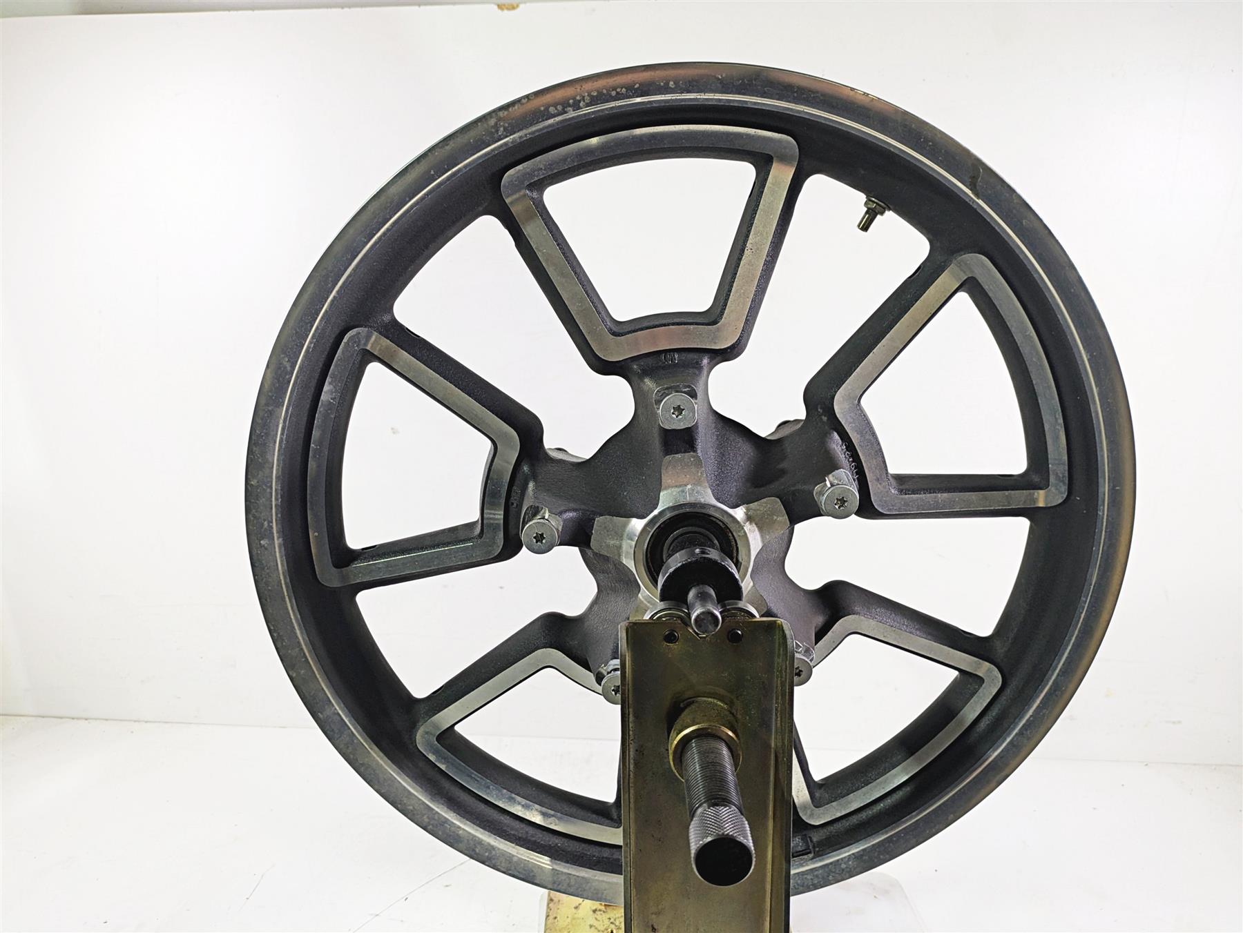 2015 Harley FXDL Dyna Low Rider Front Wheel Rim 19x2.5 .59mm Runout 43300280 {{ shop.shopifyCountryName }} - Mototech271