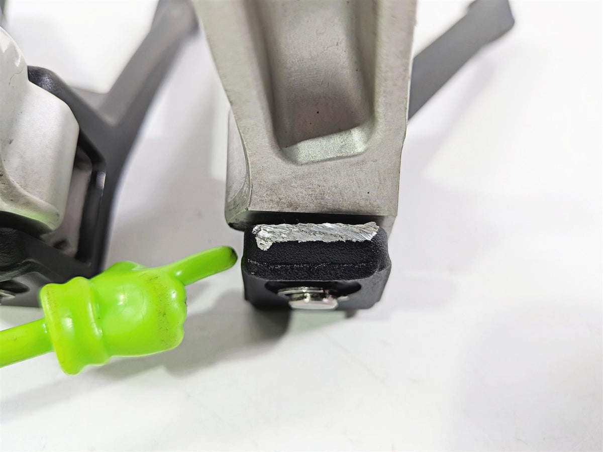 2020 BMW S1000RR K67 Rear Passenger Foot Peg Set 46718356863 46718356864-Mototech271
