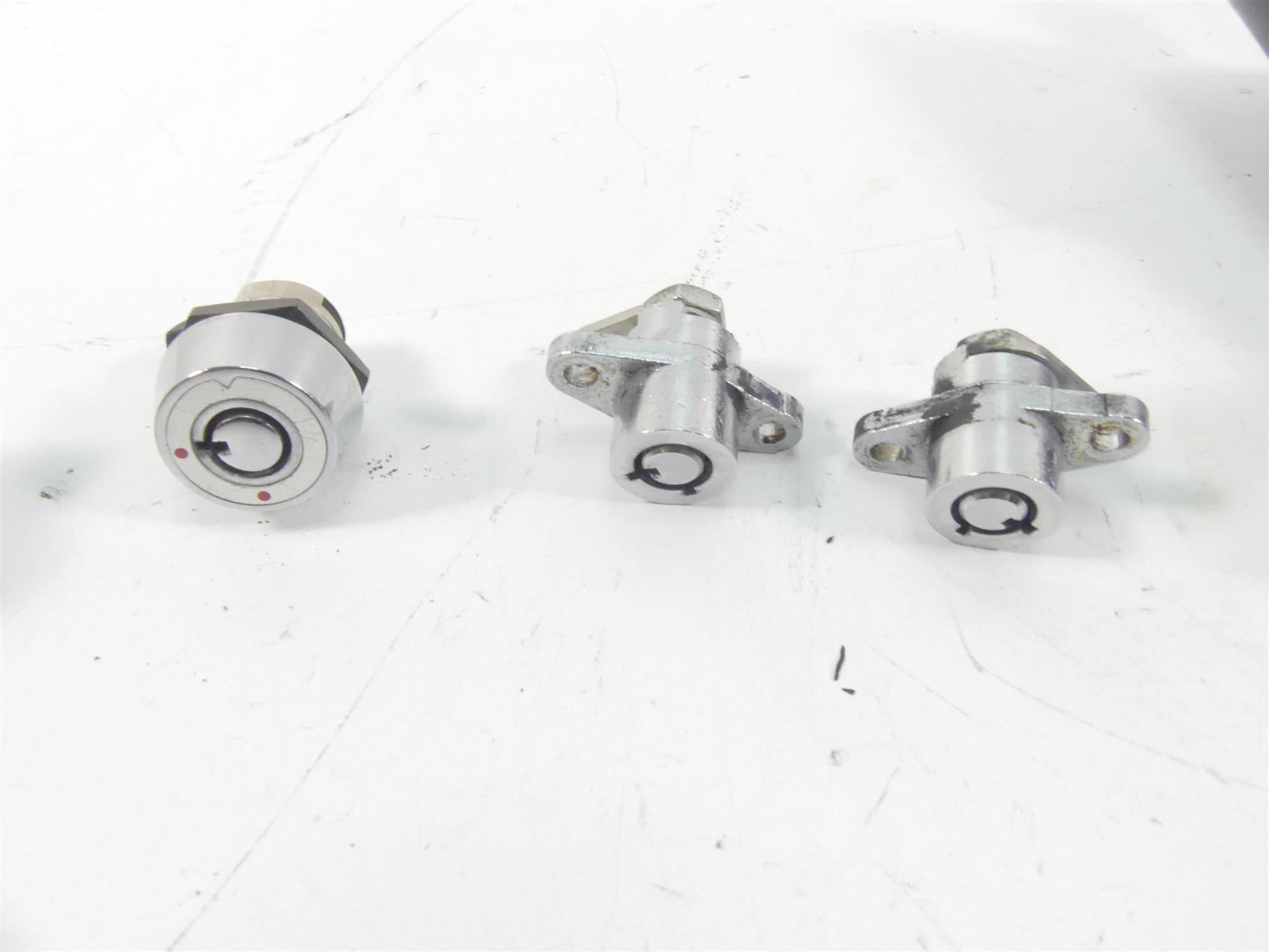 1999 Harley Touring FLHTCUI Electra Glide Ignition Switch Key Lock Set 71526-93B {{ shop.shopifyCountryName }} - Mototech271