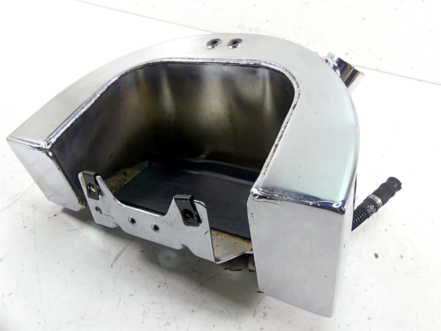 2006 Harley Softail FXSTSI Springer Oil Tank Reservoir & All Hoses 62498-00A {{ shop.shopifyCountryName }} - Mototech271