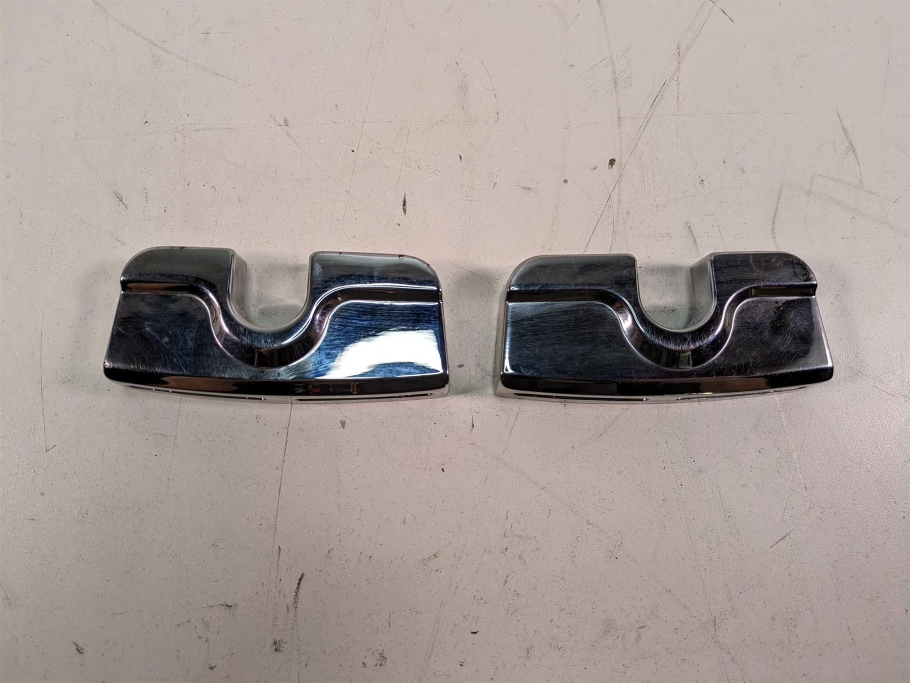 2000 Harley Dyna FXDL Low Rider Kuryakyn Scorpion Chrome Sparkplug Cover Set for Big Twins K8323 {{ shop.shopifyCountryName }} - Mototech271