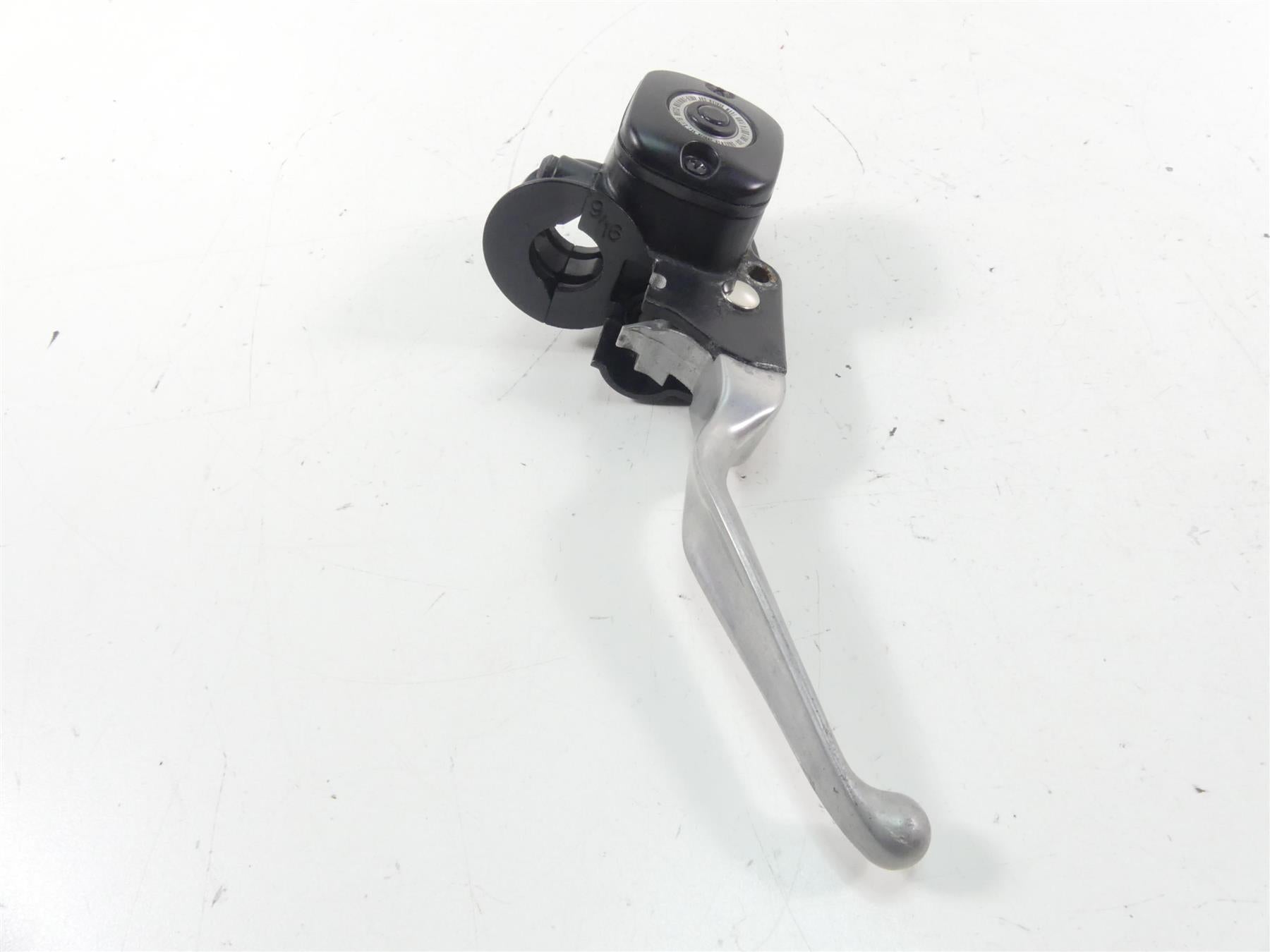 2010 Harley FXDWG Dyna Wide Glide Front Brake Master Cylinder 9/16 45019-08B {{ shop.shopifyCountryName }} - Mototech271