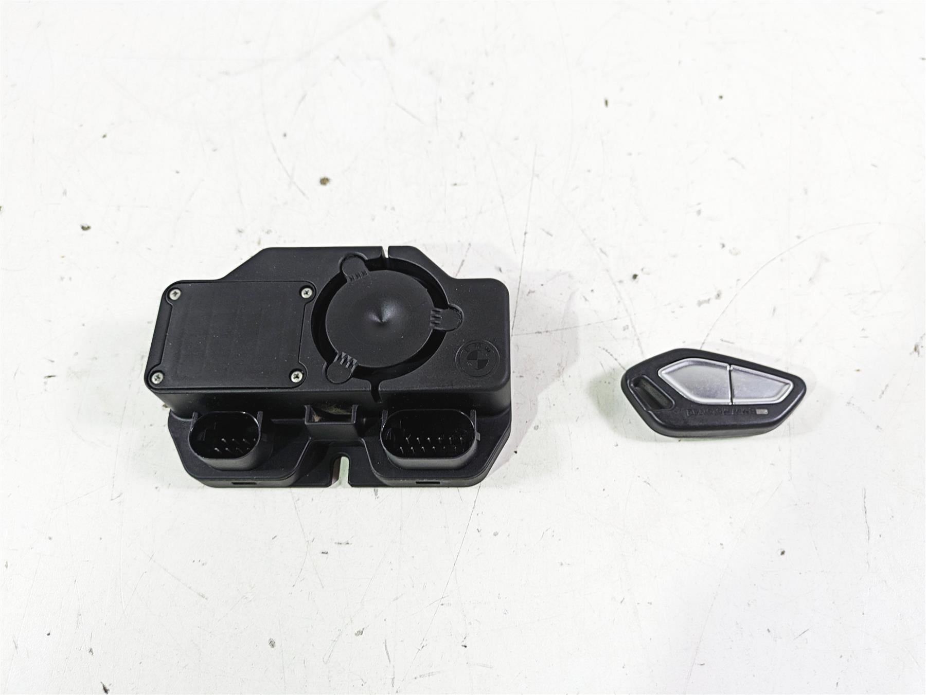 2014 BMW R1200 RT RTW K52 Alarm Control Unit Dwa Basic Low & Fob 77538554348 {{ shop.shopifyCountryName }} - Mototech271